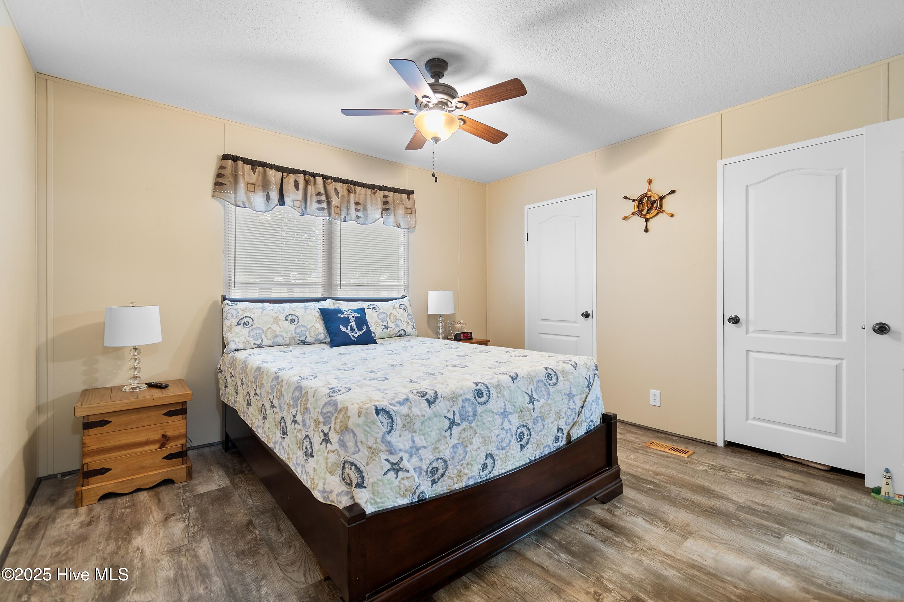 100570016 | Photo 21