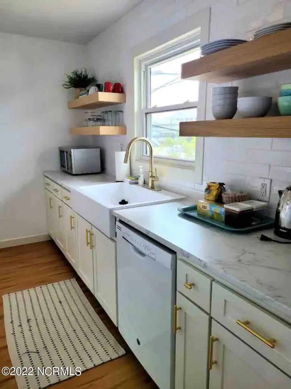 100536485 | Photo 11