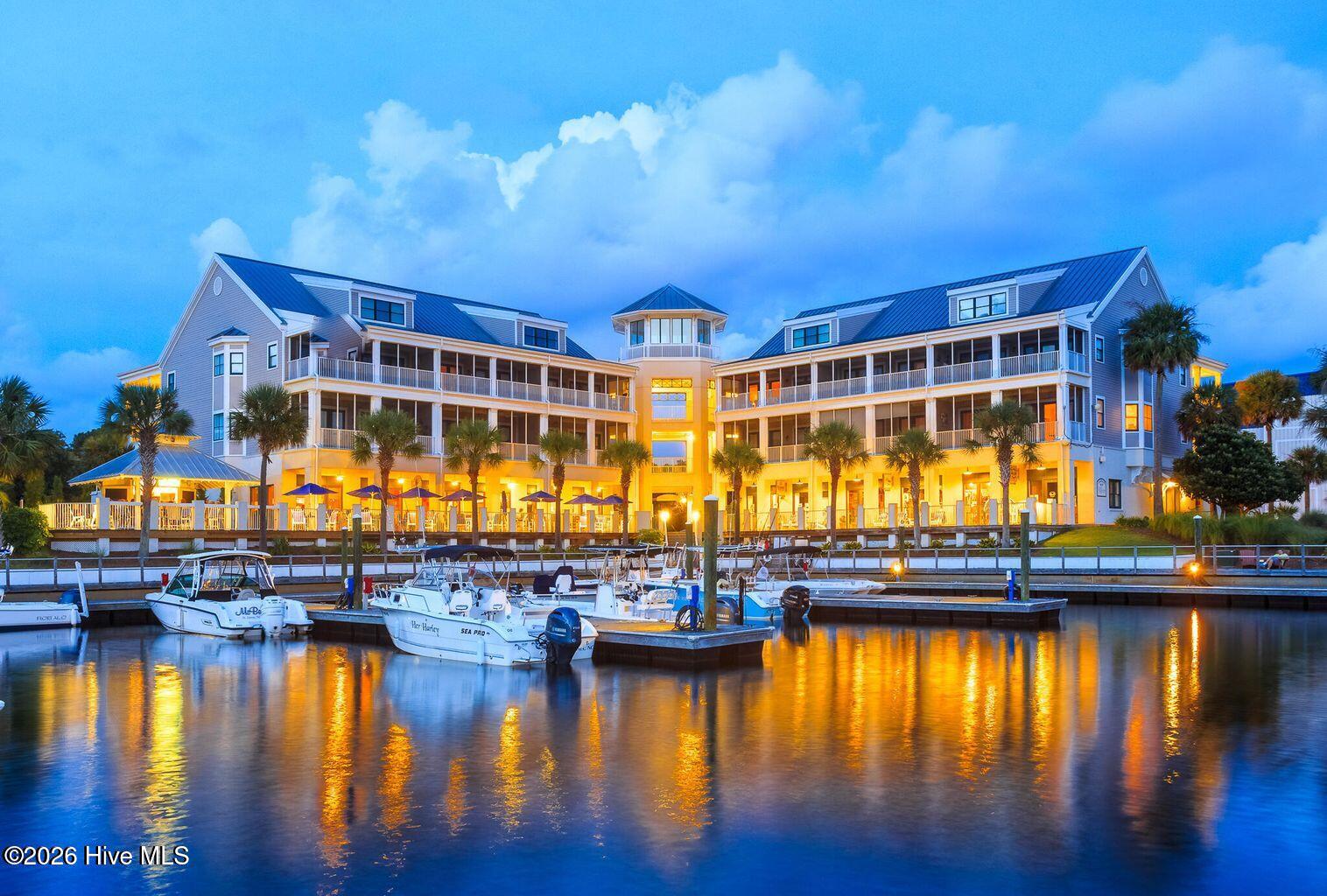 Undisclosed Address, Southport, NC, 28461