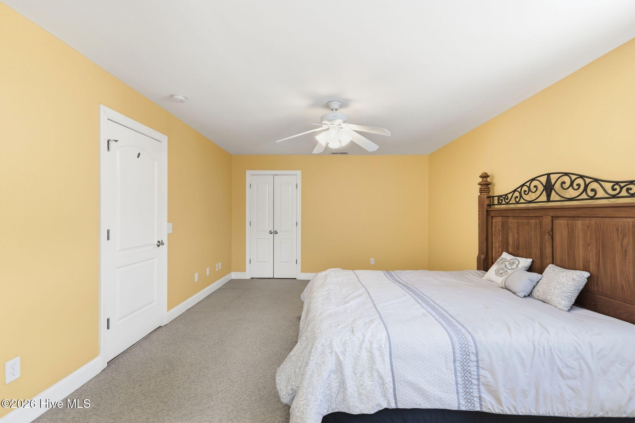 100561180 | Photo 59