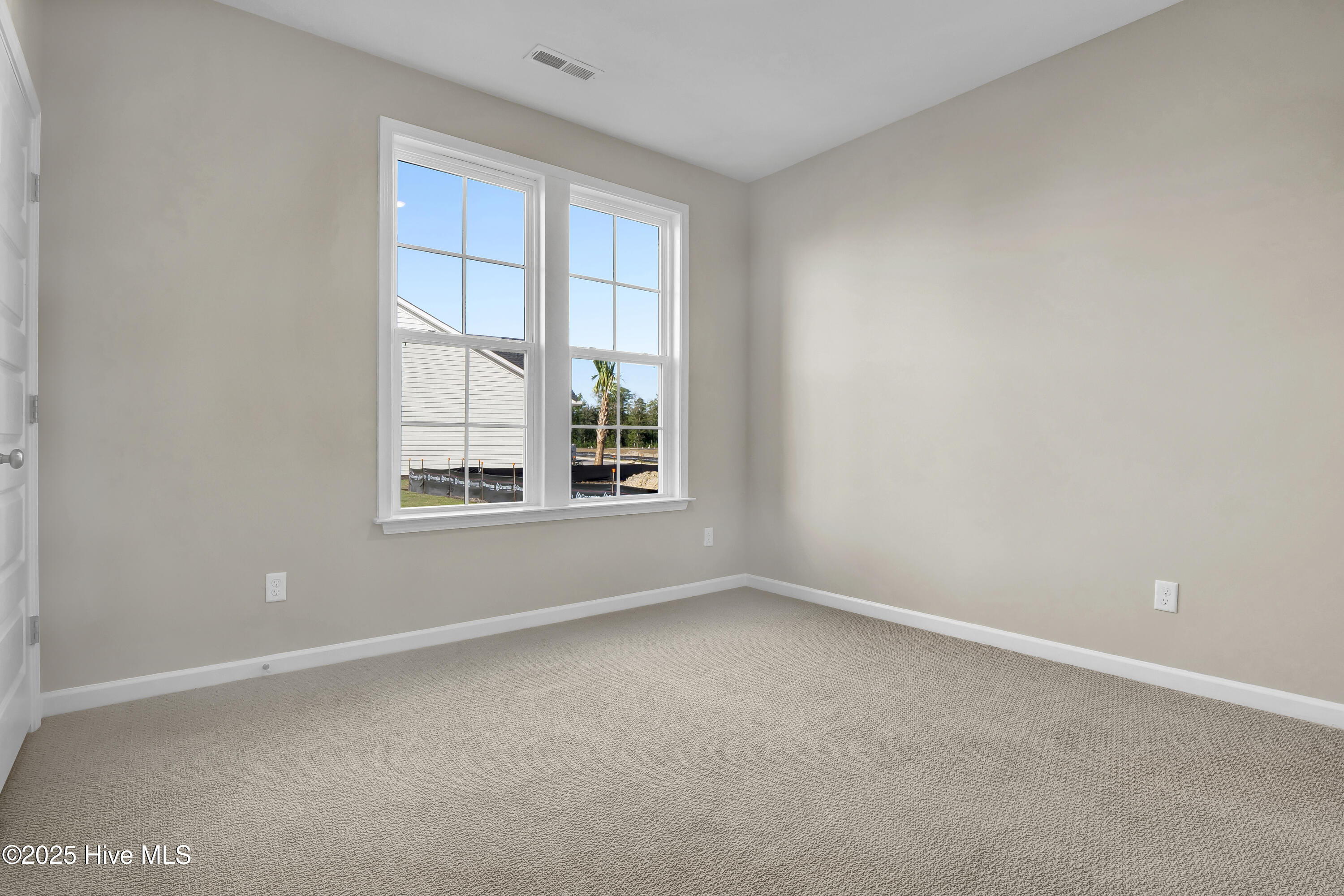 100515227 | Photo 13