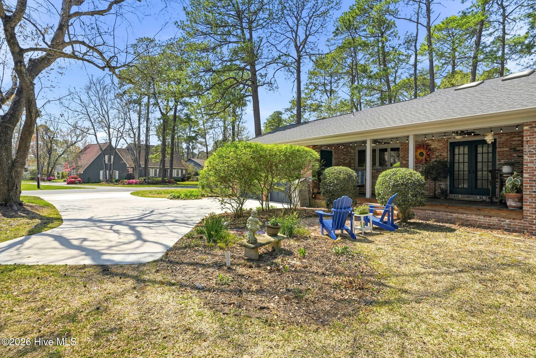 100563763 | Photo 63