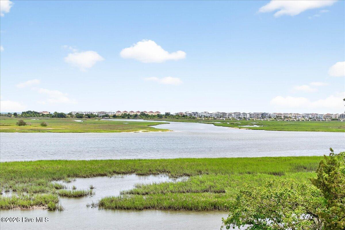 100562322 | Photo 61