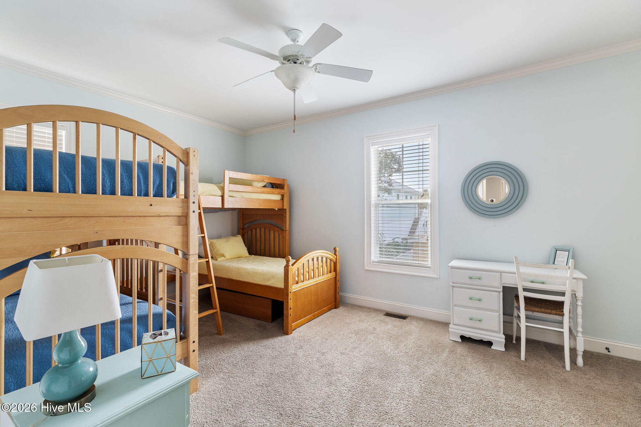 100551653 | Photo 65