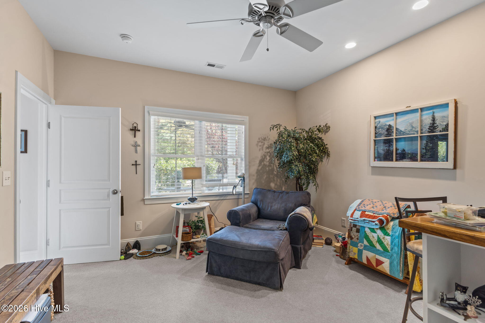 100562020 | Photo 25