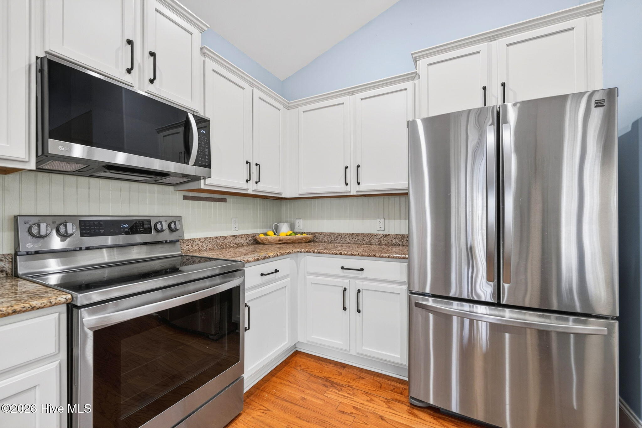 100558645 | Photo 24