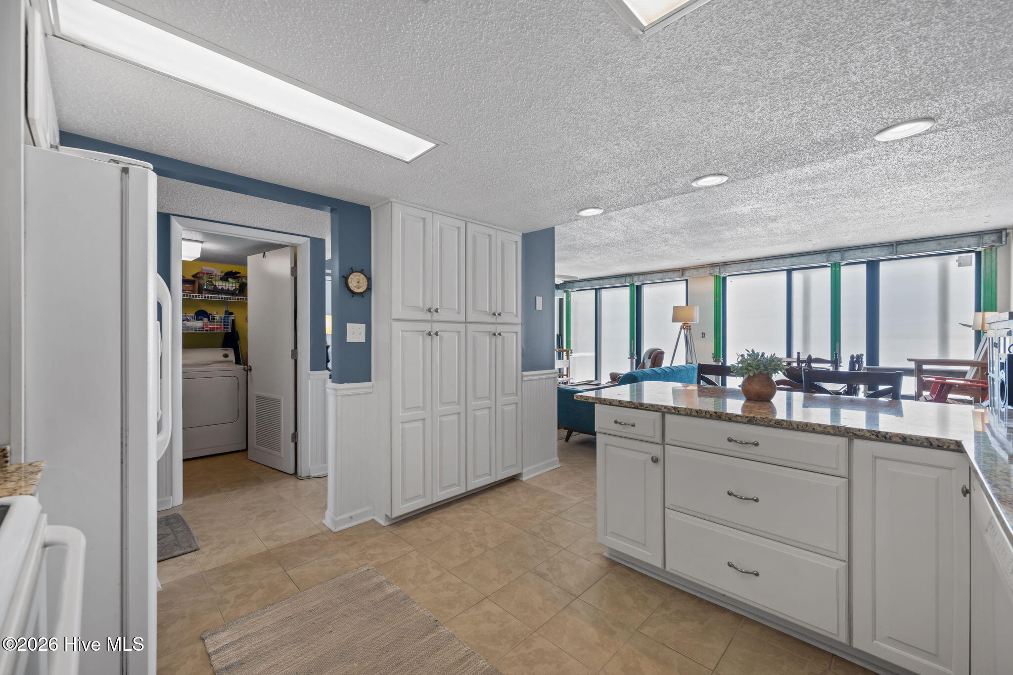 100547887 | Photo 17