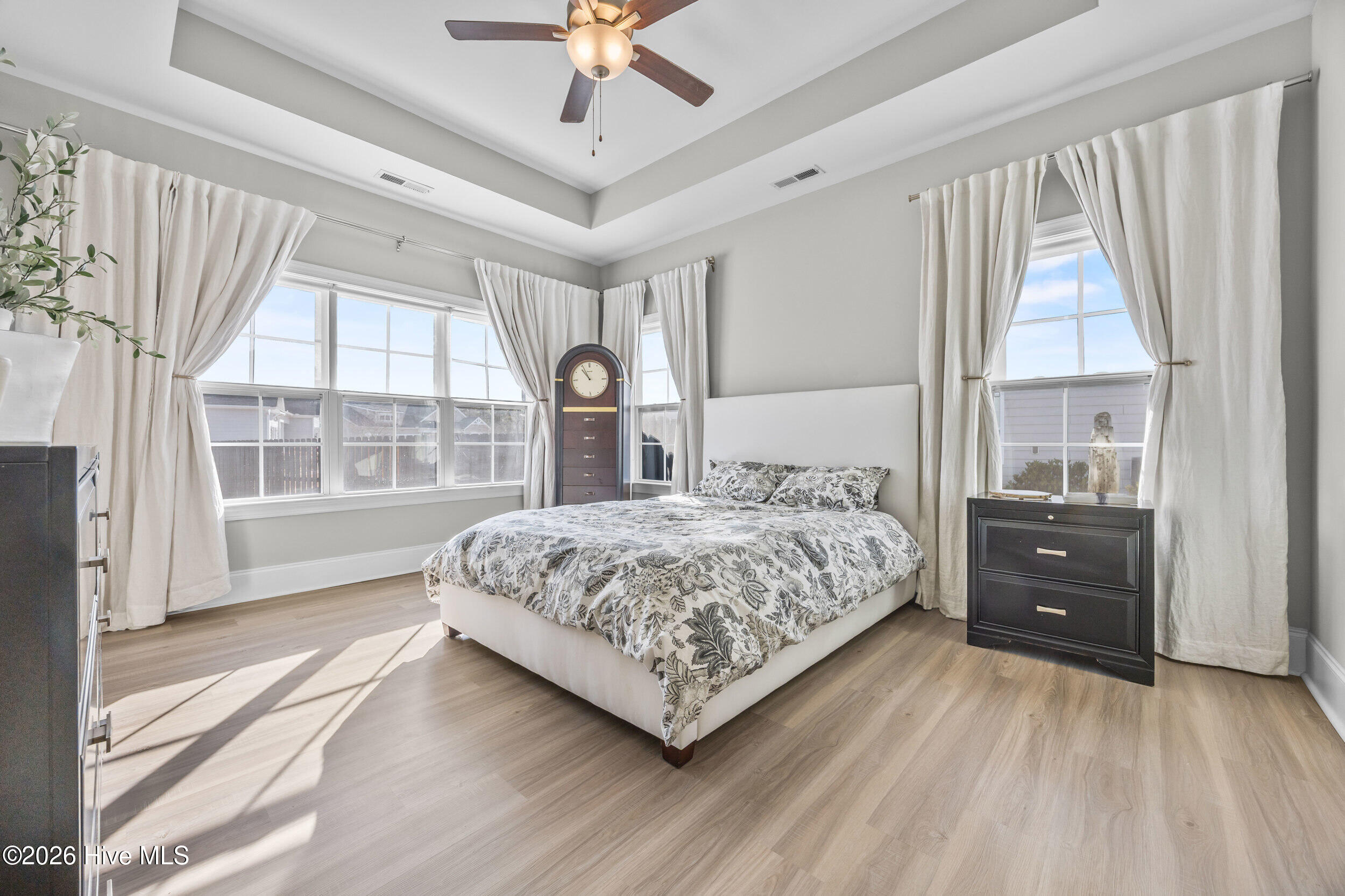 100550953 | Photo 22