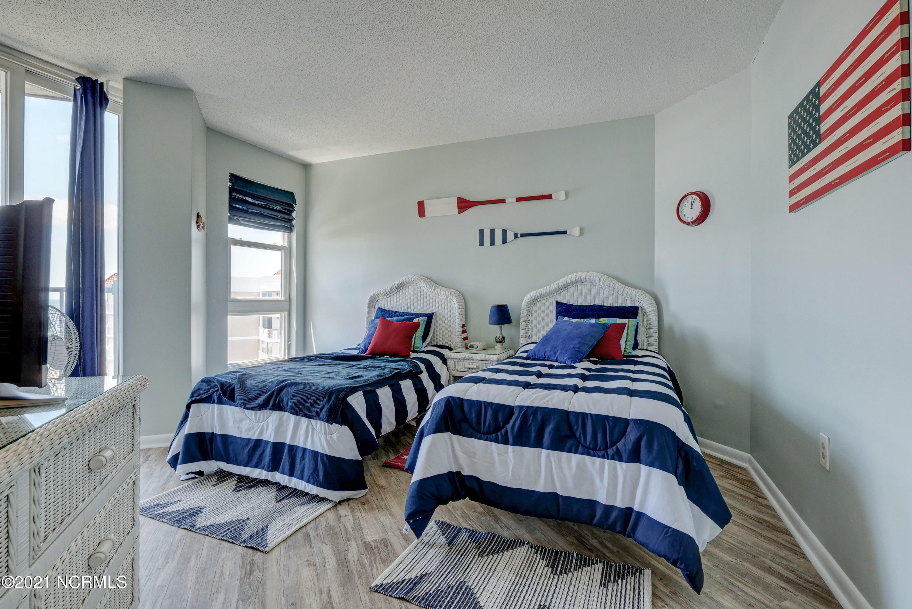 100527601 | Photo 19