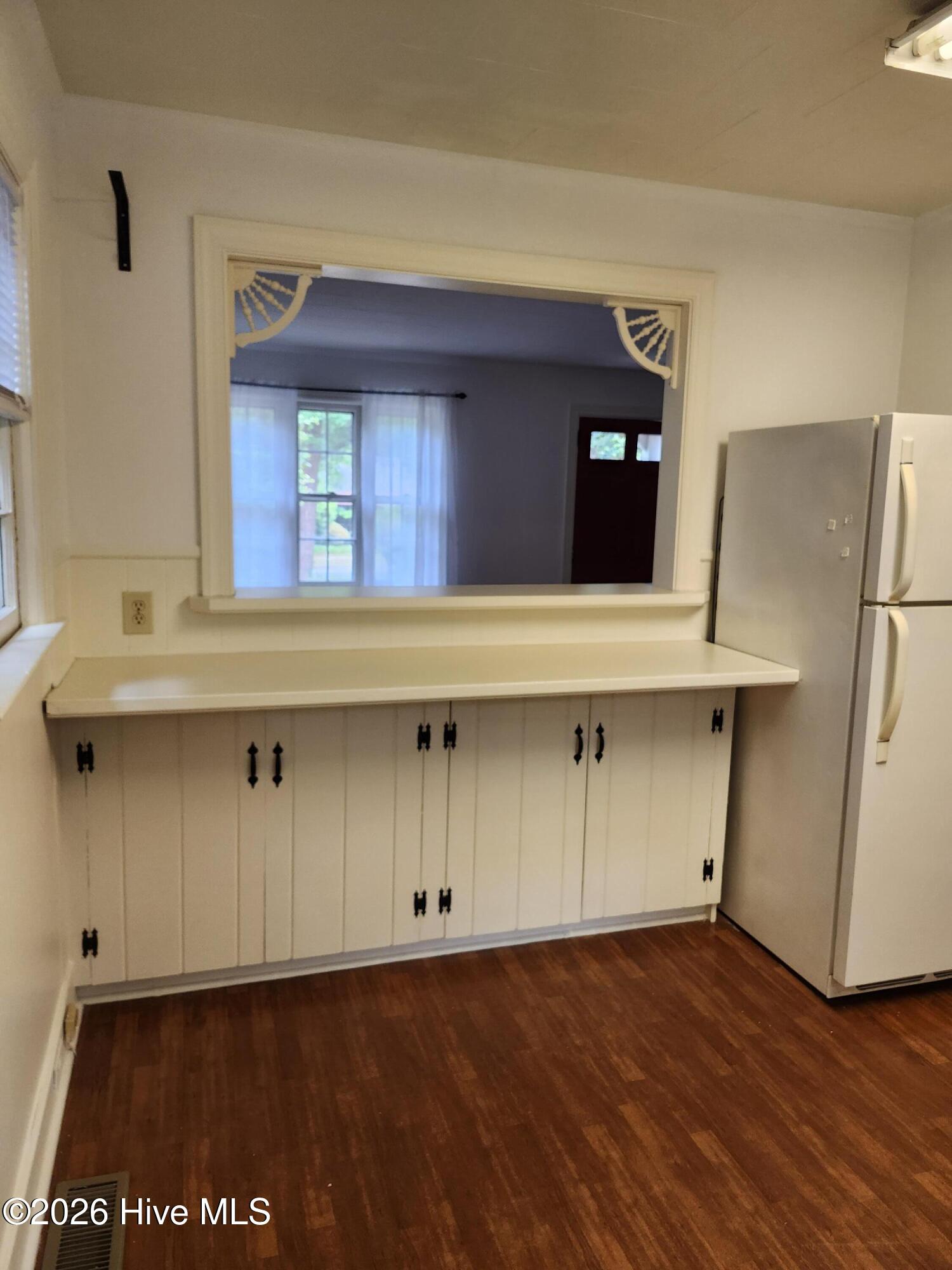340 E Delaware (9)