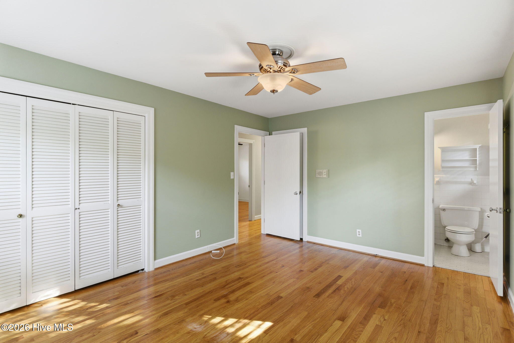 100569519 | Photo 24