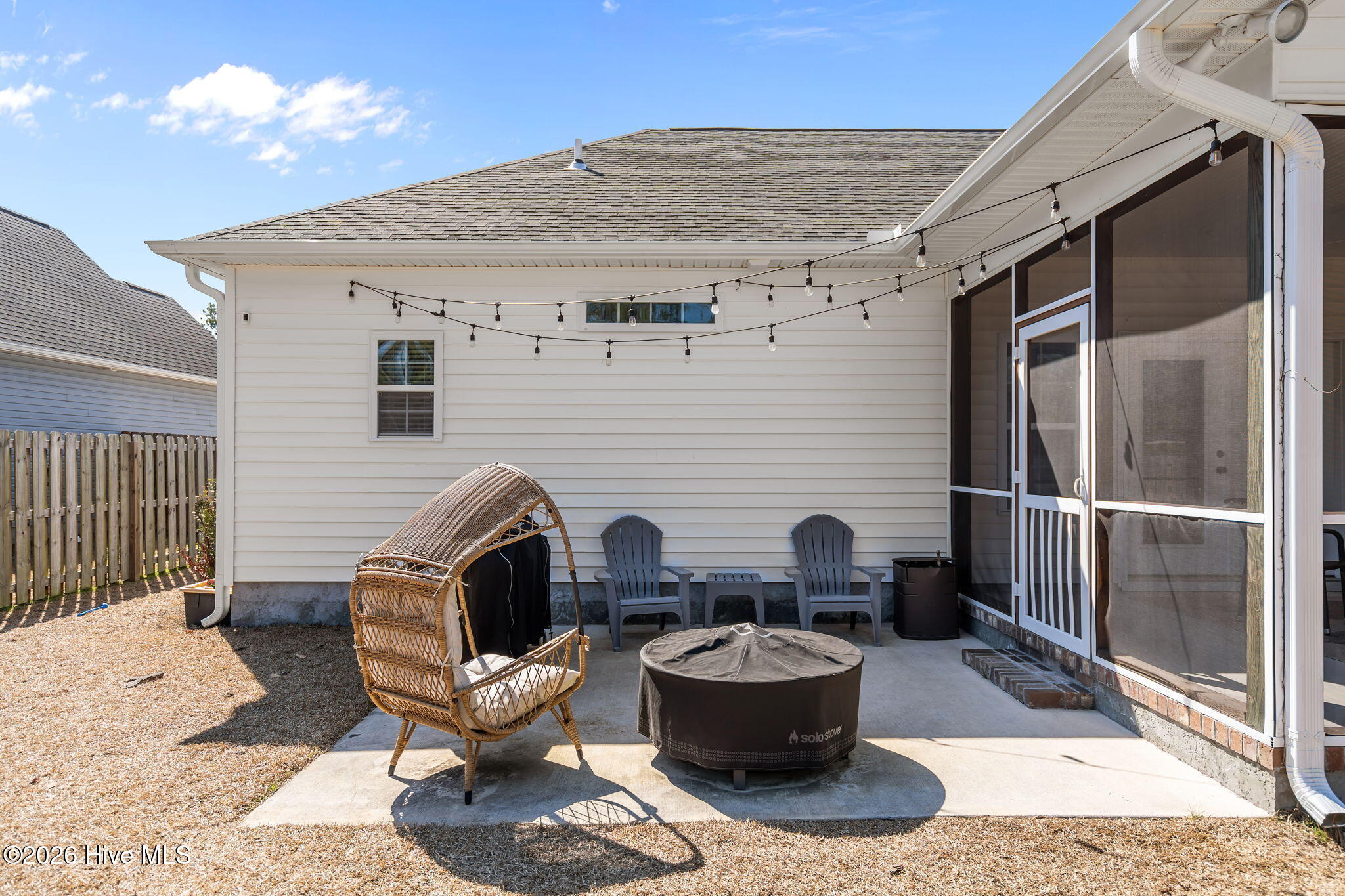 100567141 | Photo 40