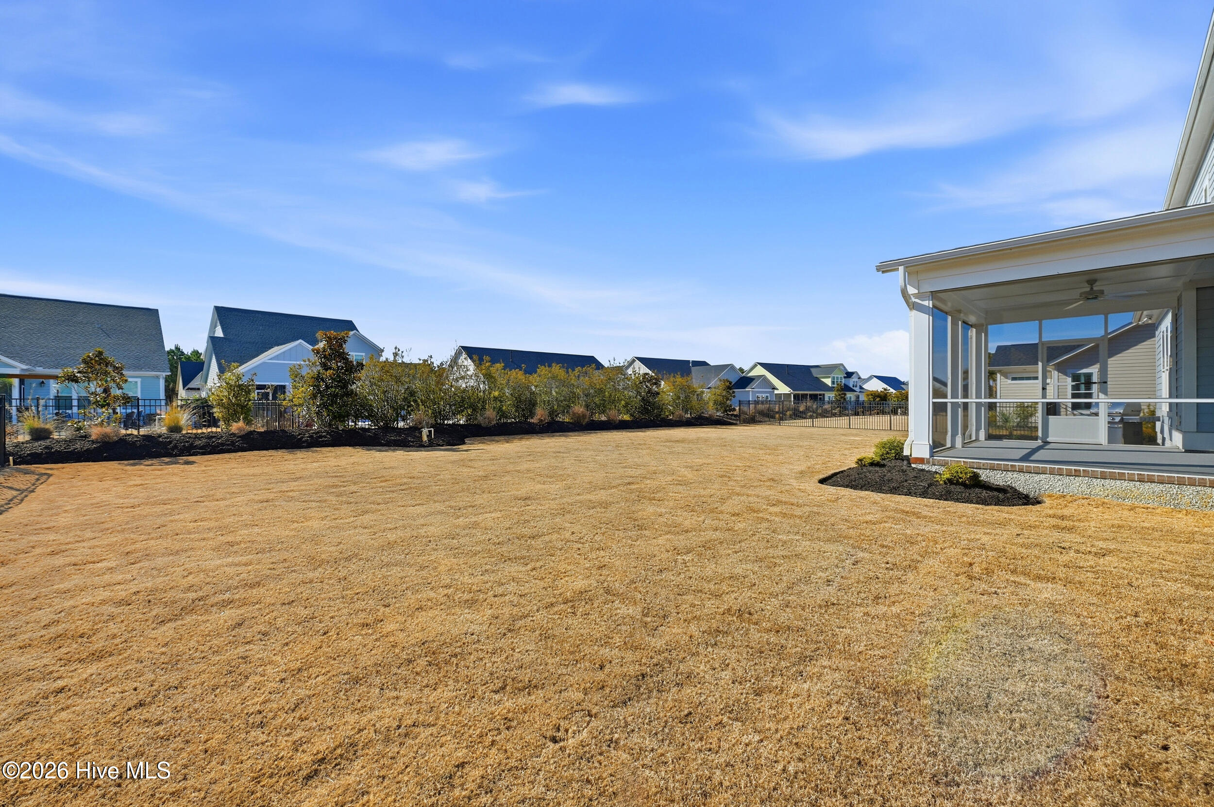 100555199 | Photo 36