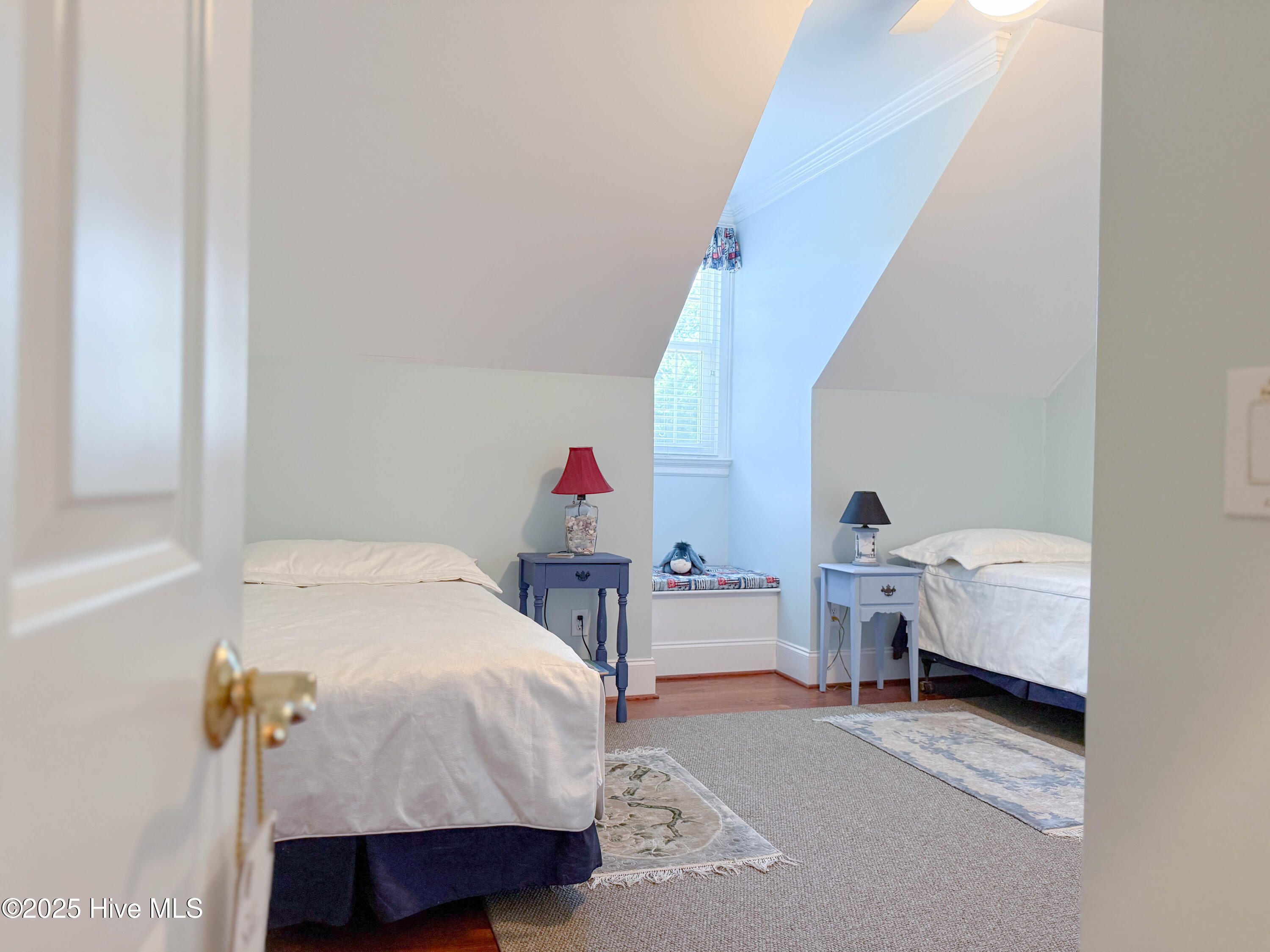 100561292 | Photo 73