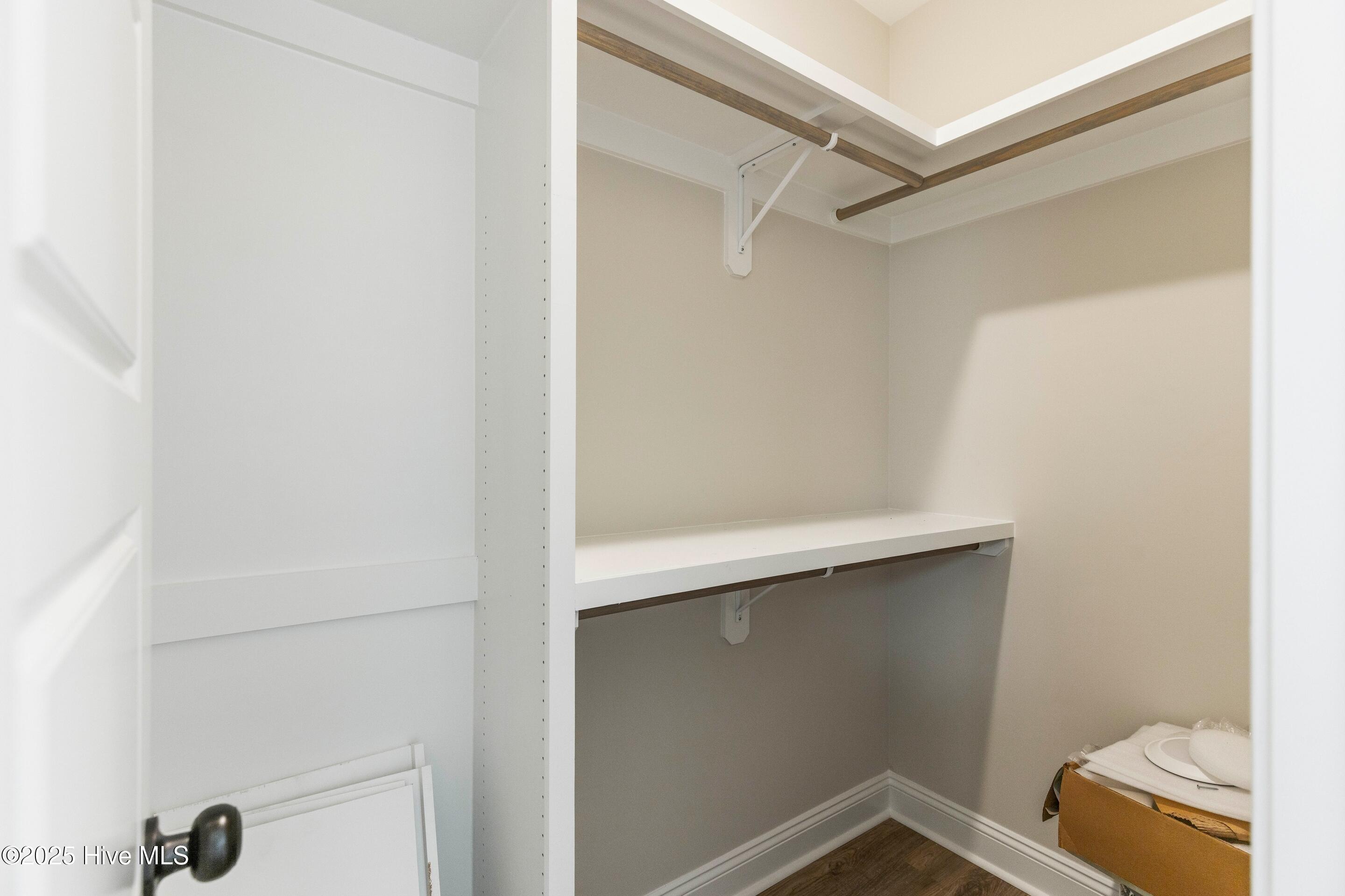 100545595 | Photo 33