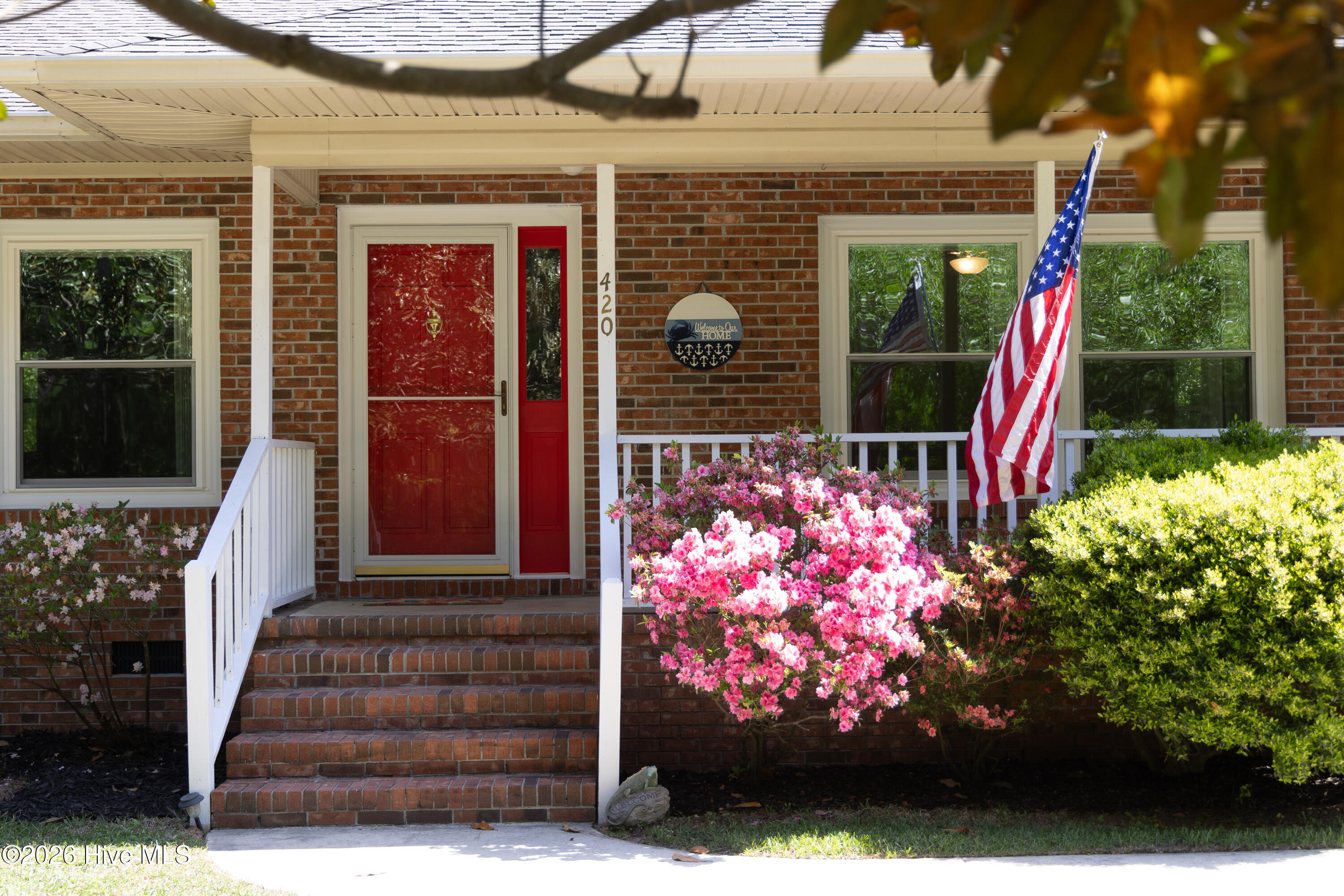 100569275 | Photo 40