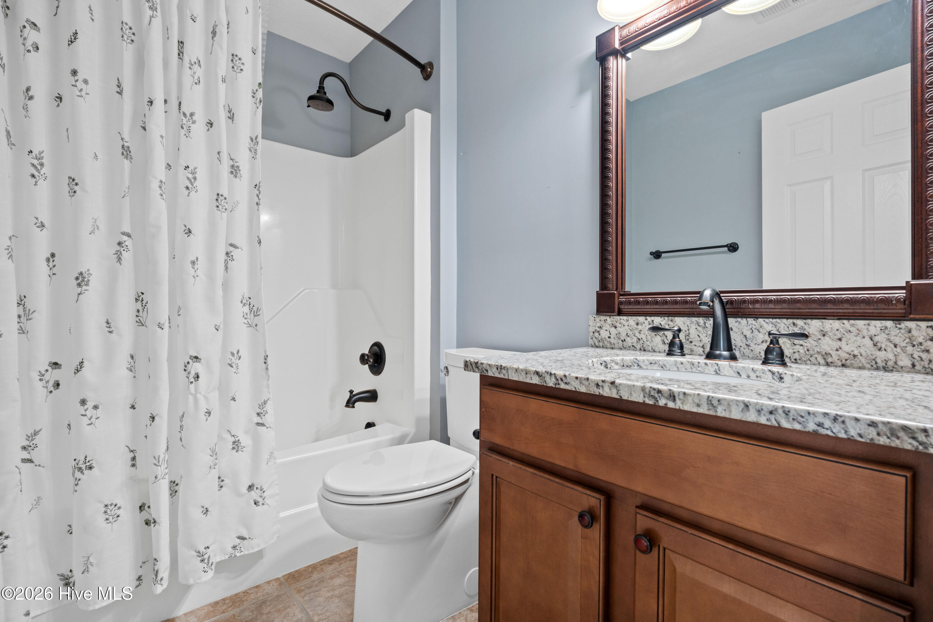 100565289 | Photo 52