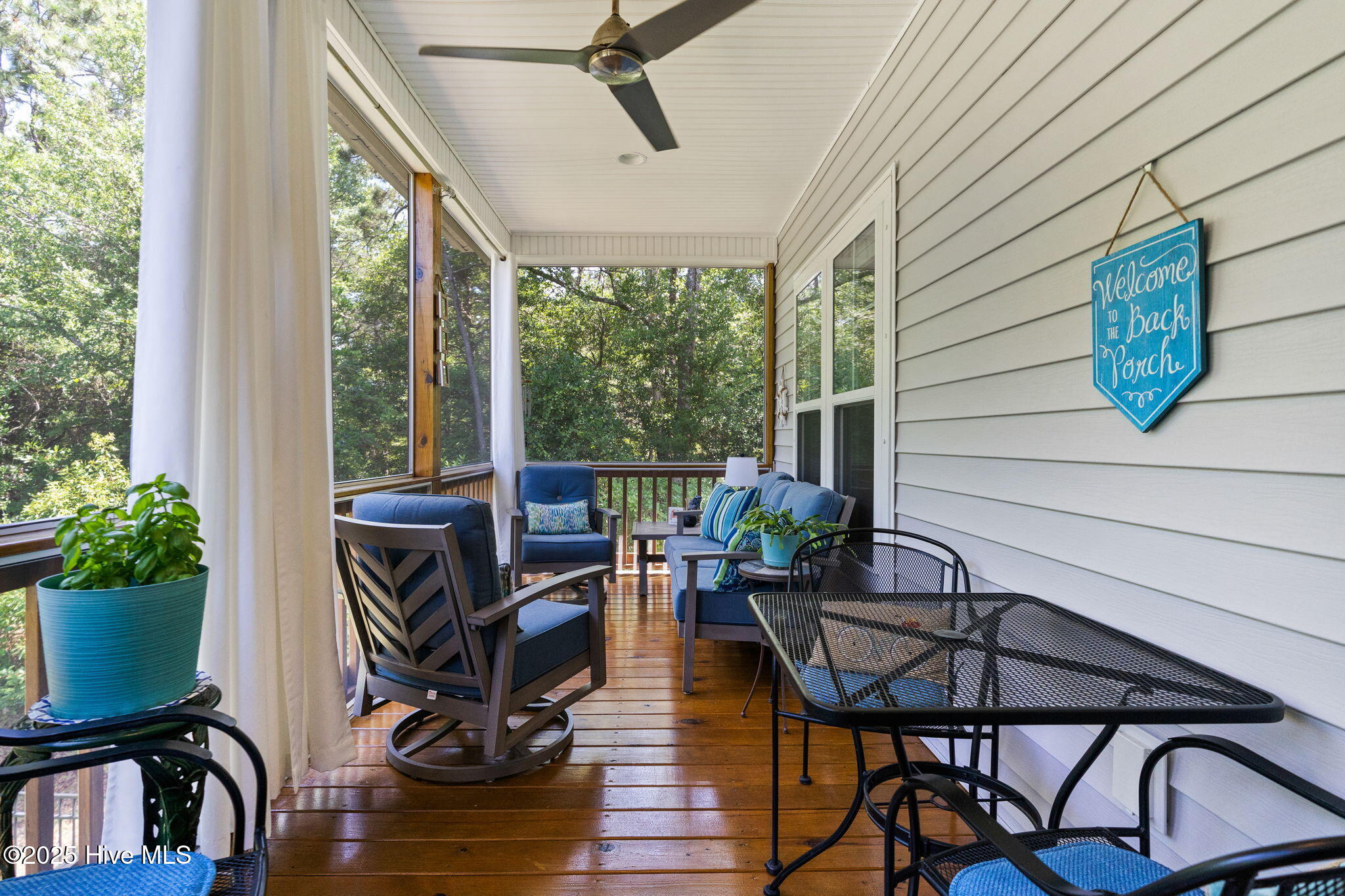 100566861 | Photo 32