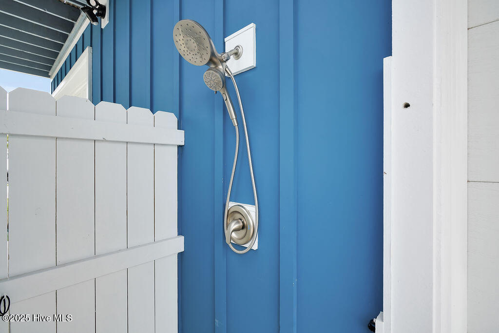 100553709 | Photo 47