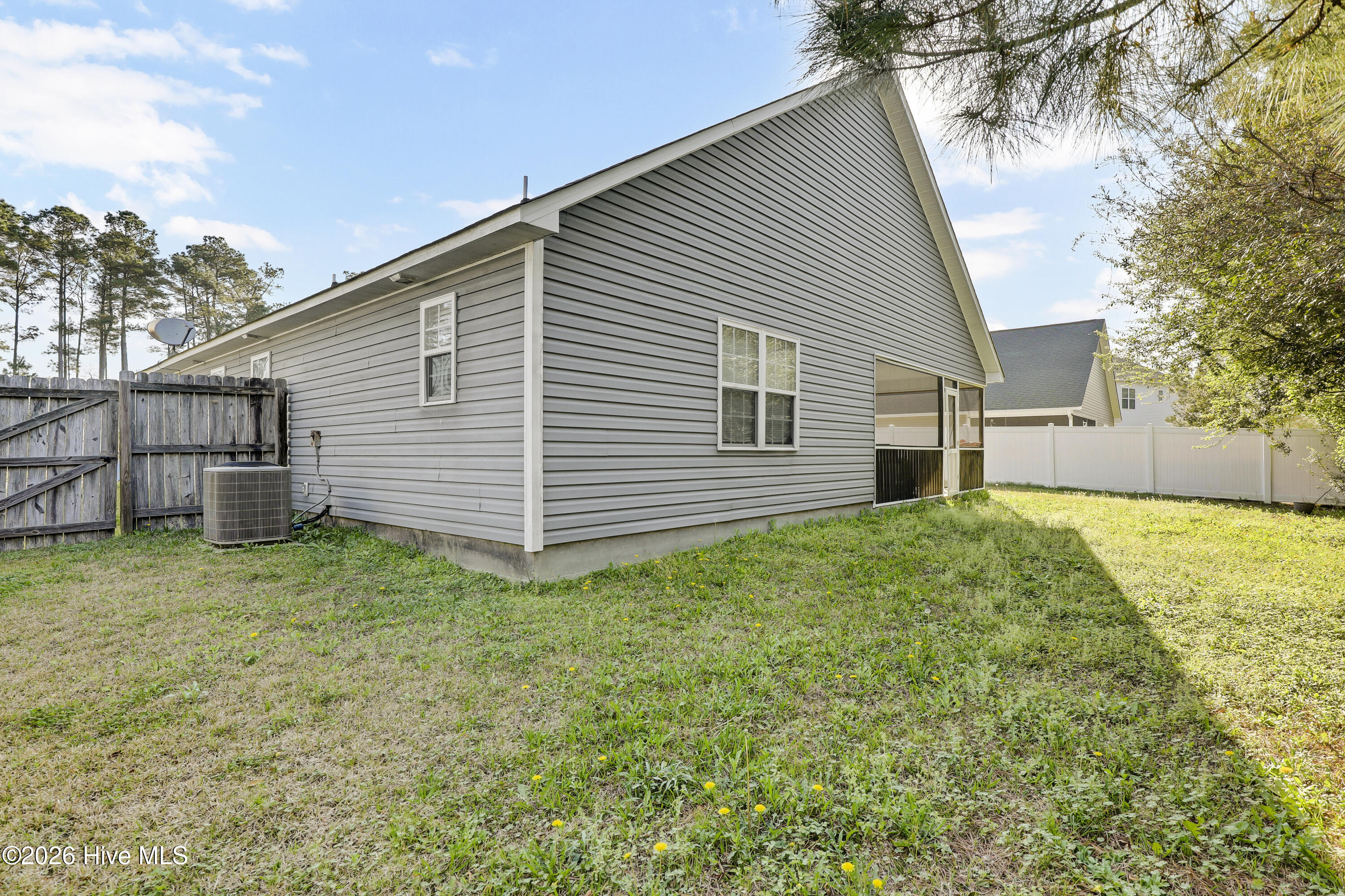 100563048 | Photo 23