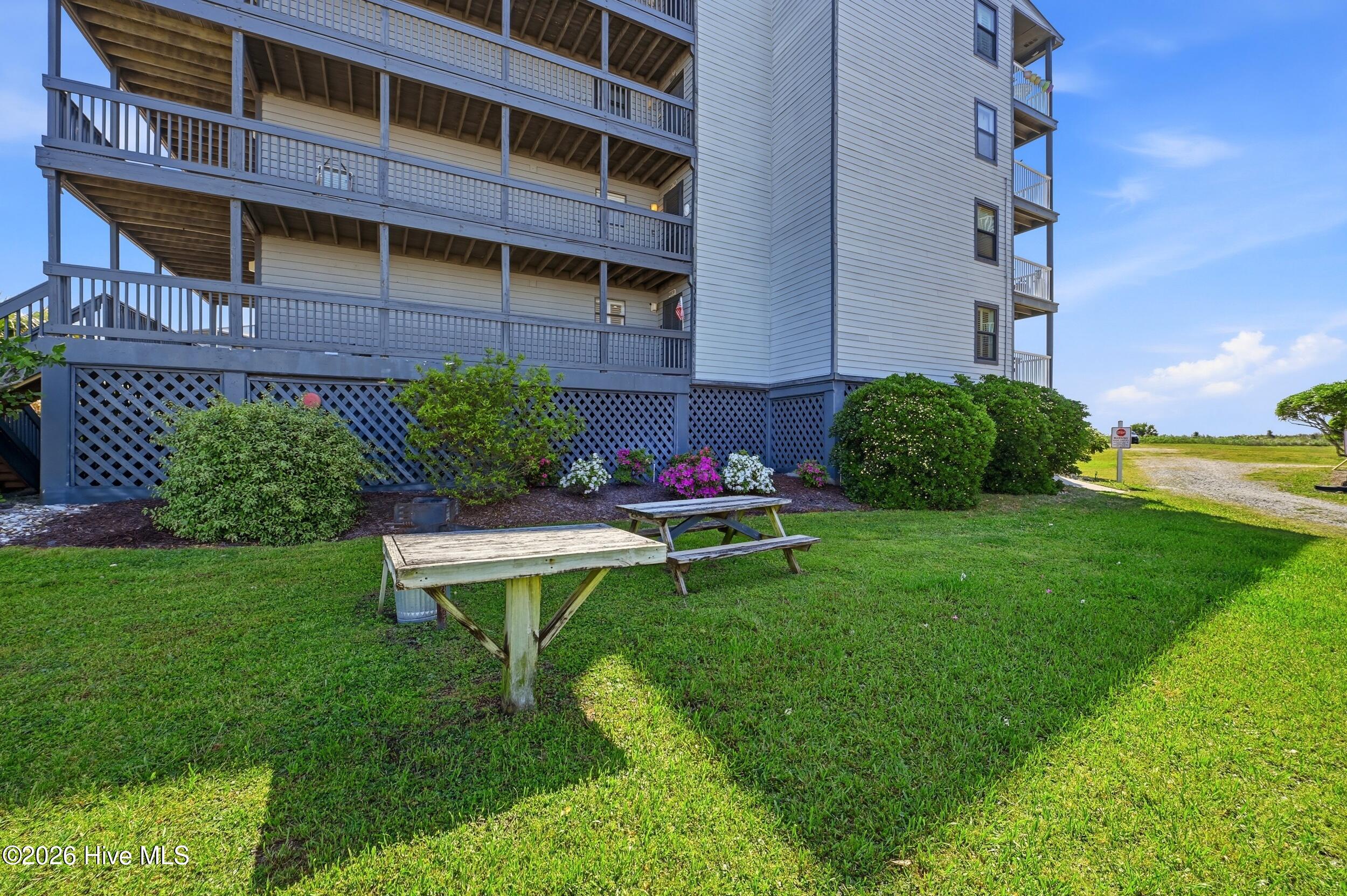 100569136 | Photo 28