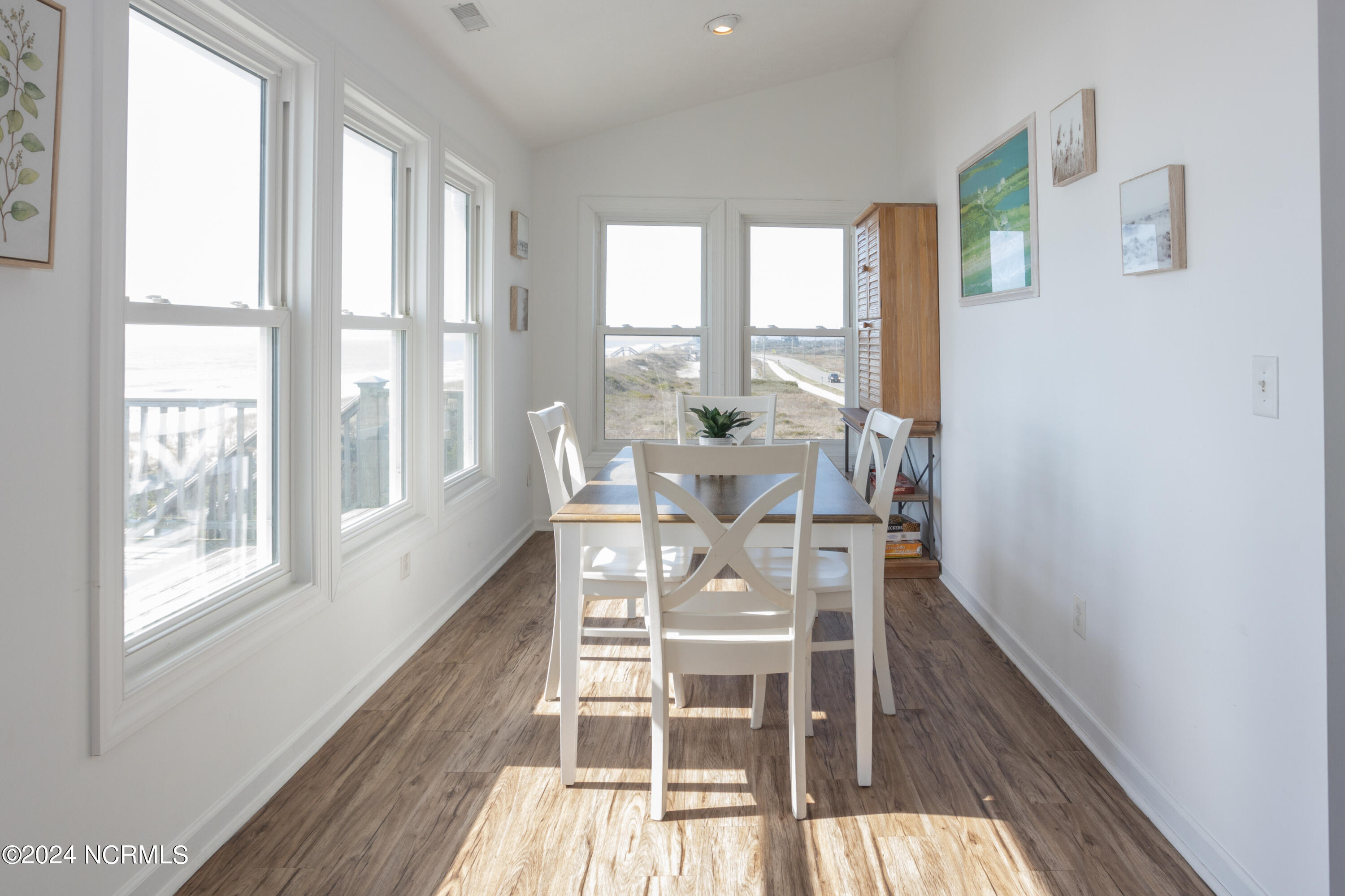 100569490 | Photo 21