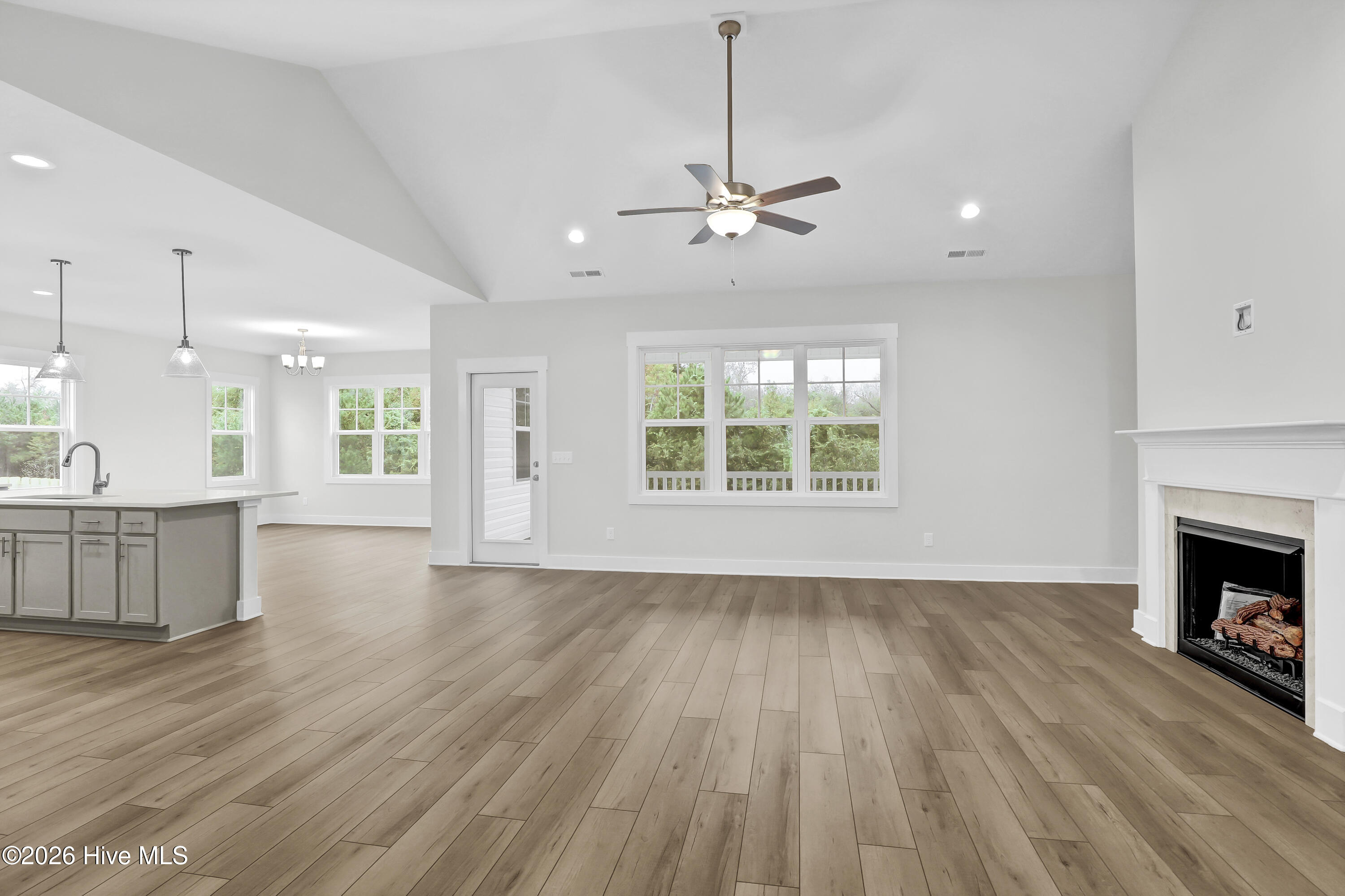 Photo 4 of Single family home for sale at 466 Bellows Ln, Rocky Point, NC 28457 | MLS# 100562652 | Listing updated on 2026-10-08