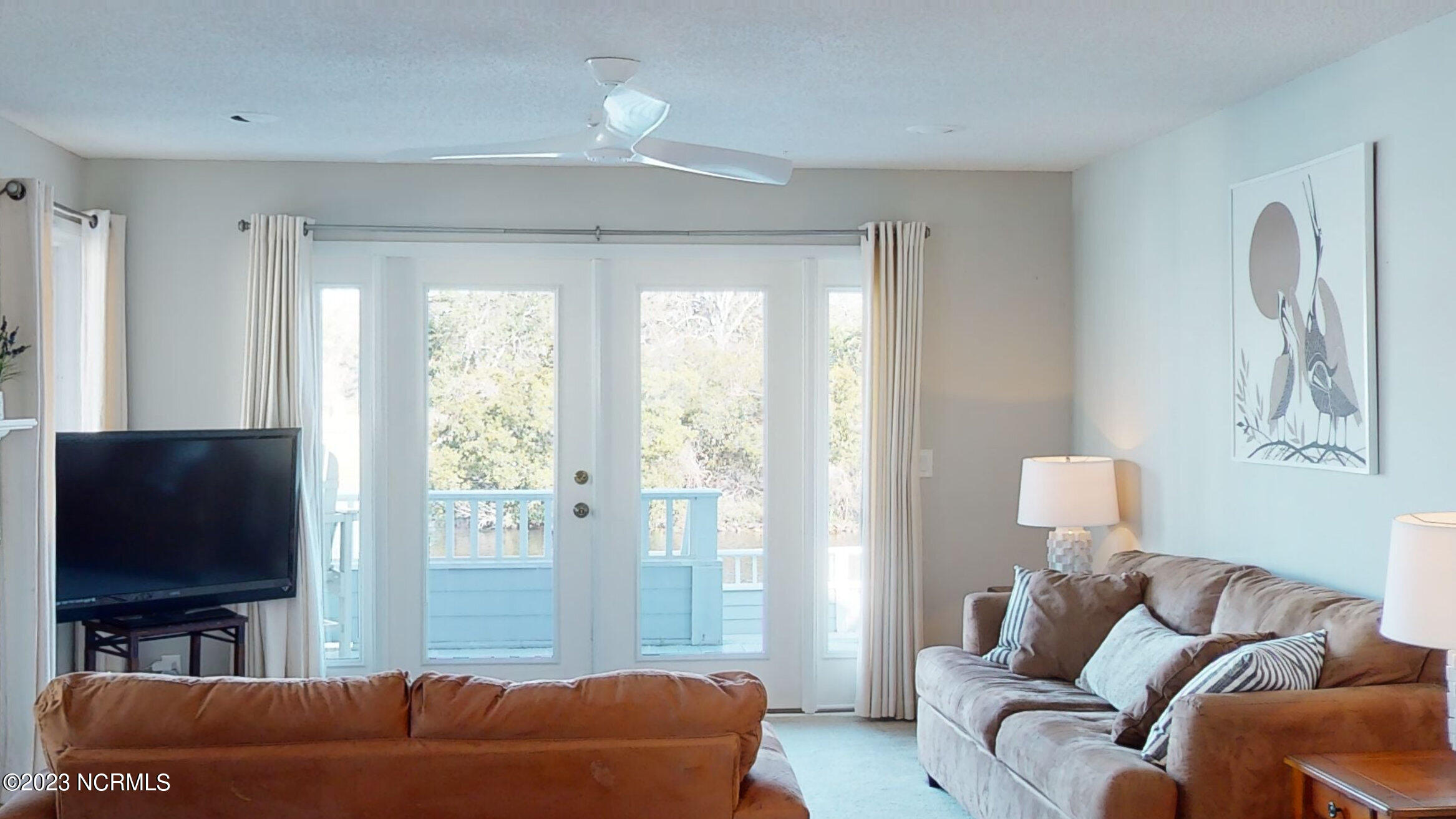 100537527 | Photo 18