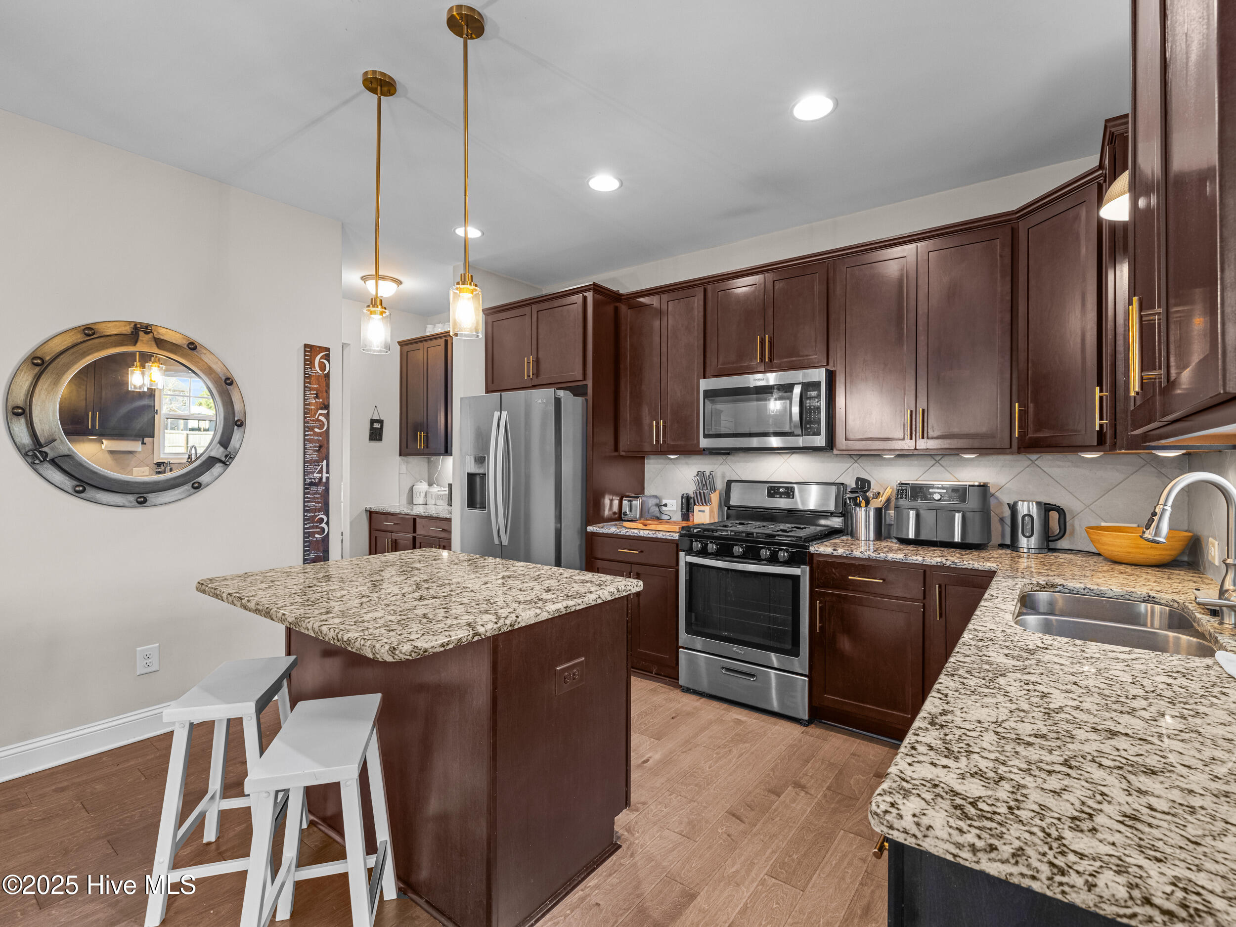 100545070 | Photo 18