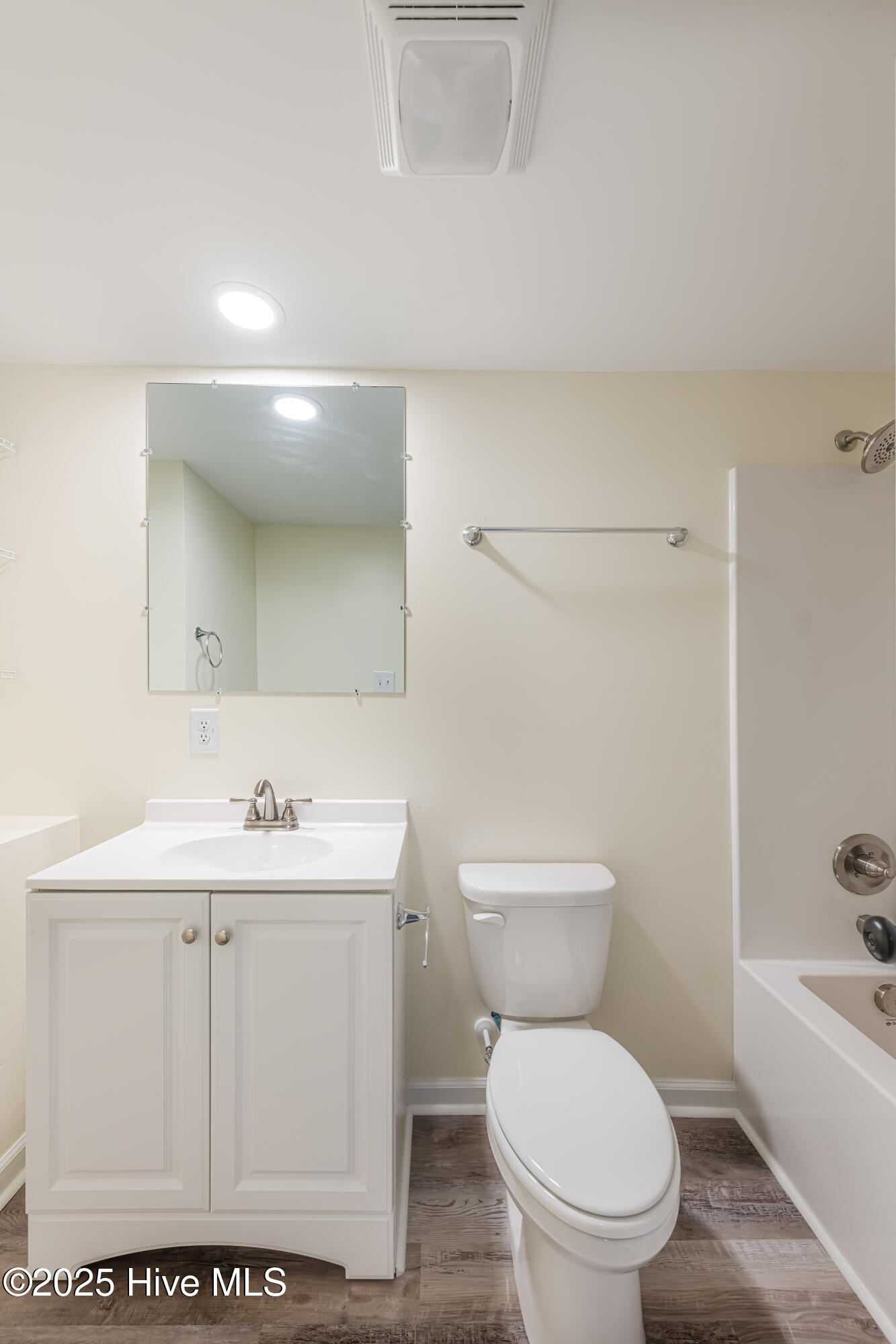 100538278 | Photo 24