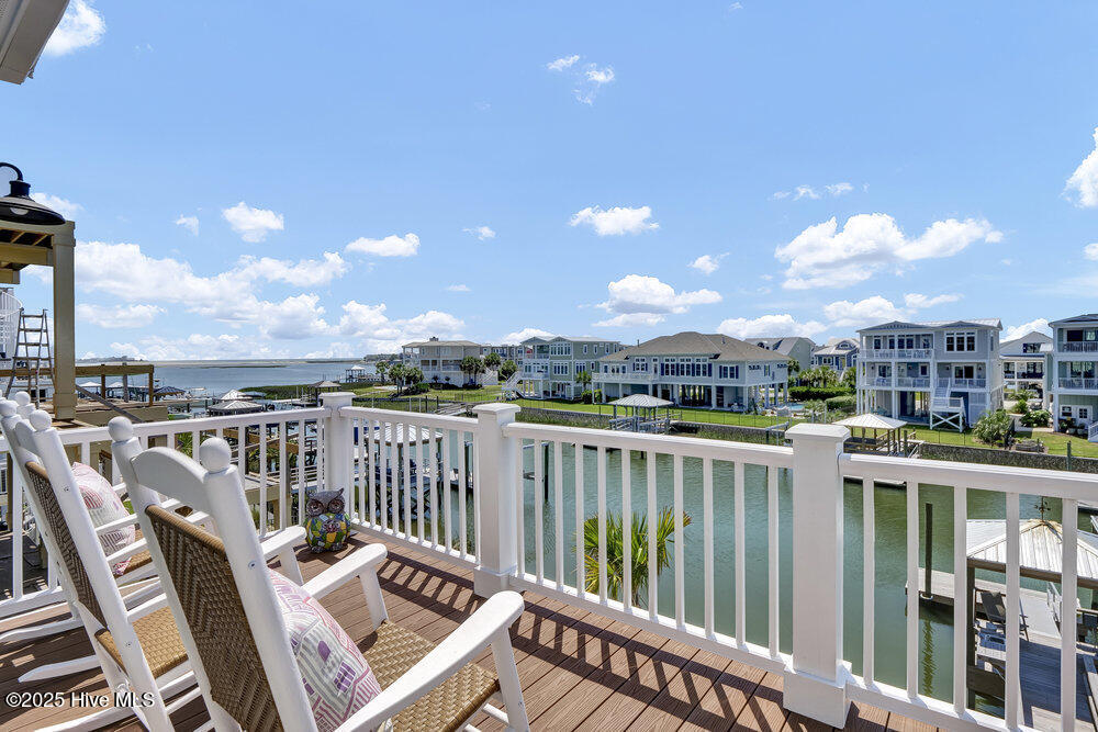 100509330 | Photo 18