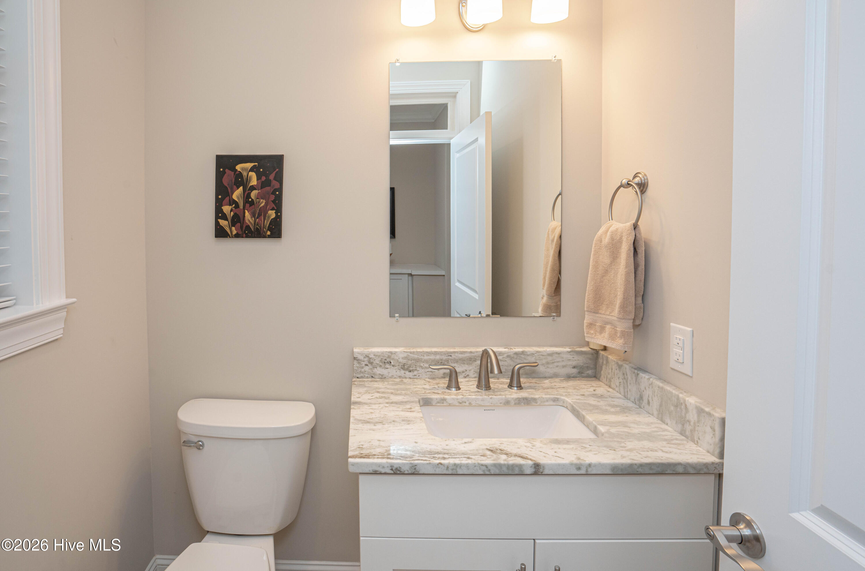 100550389 | Photo 49