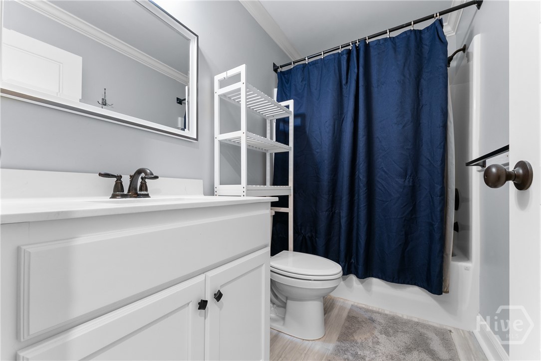 Upper Level Bath