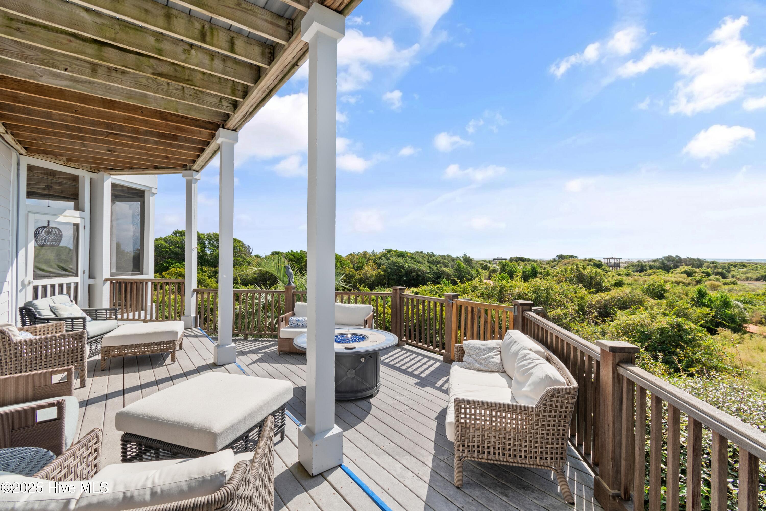 100536702 | Photo 73