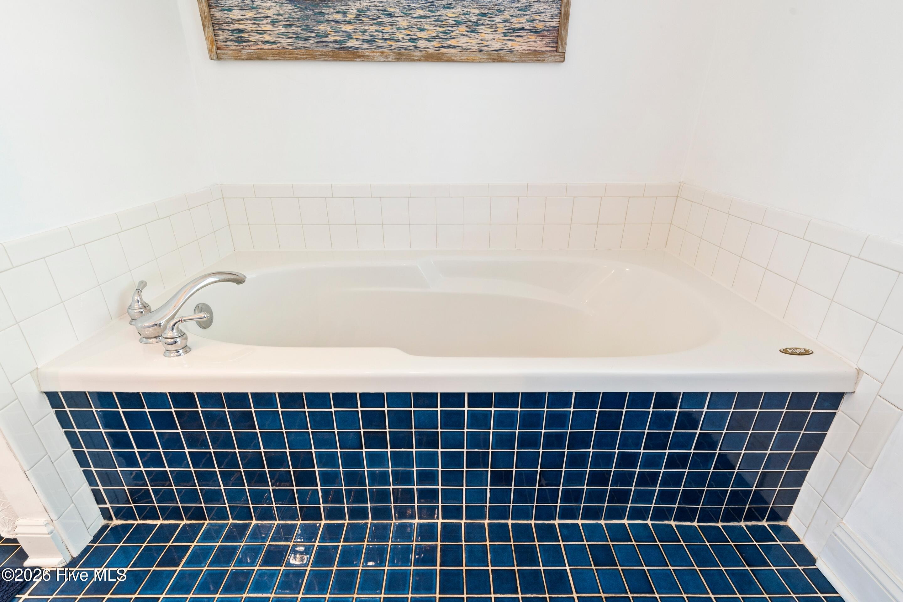 100549187 | Photo 56