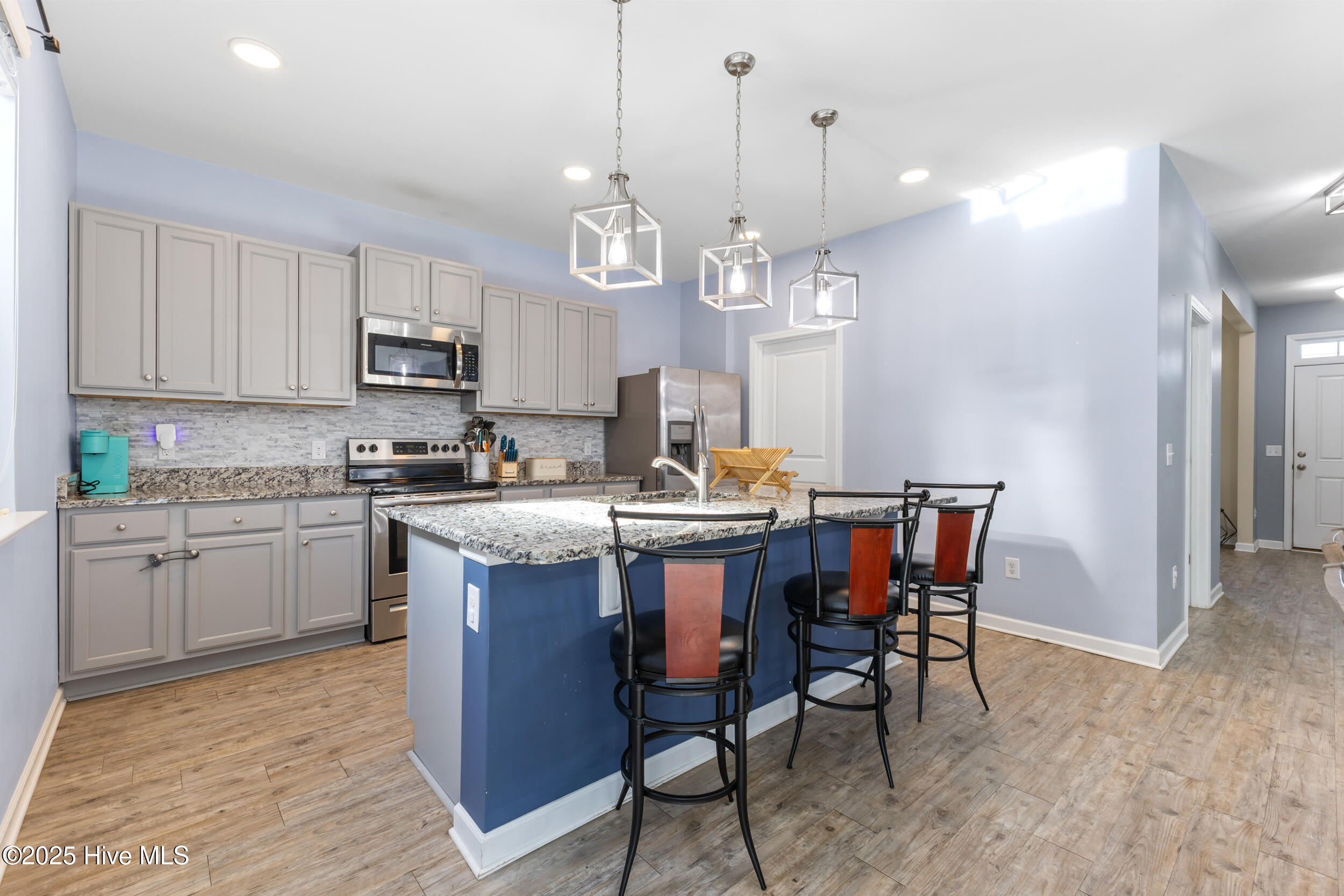 100545034 | Photo 11