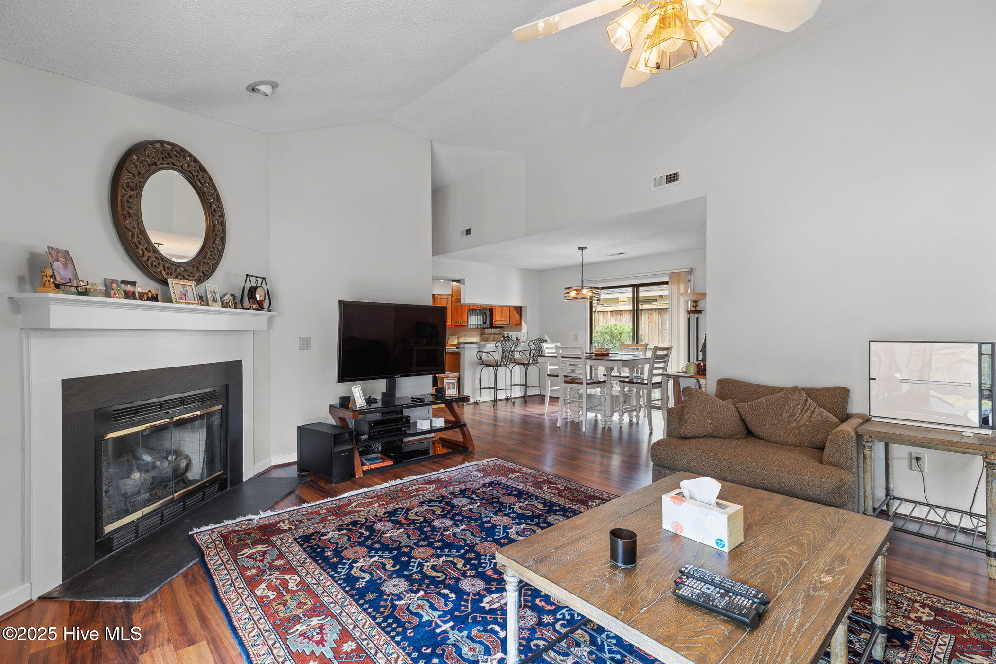 100539672 | Photo 18