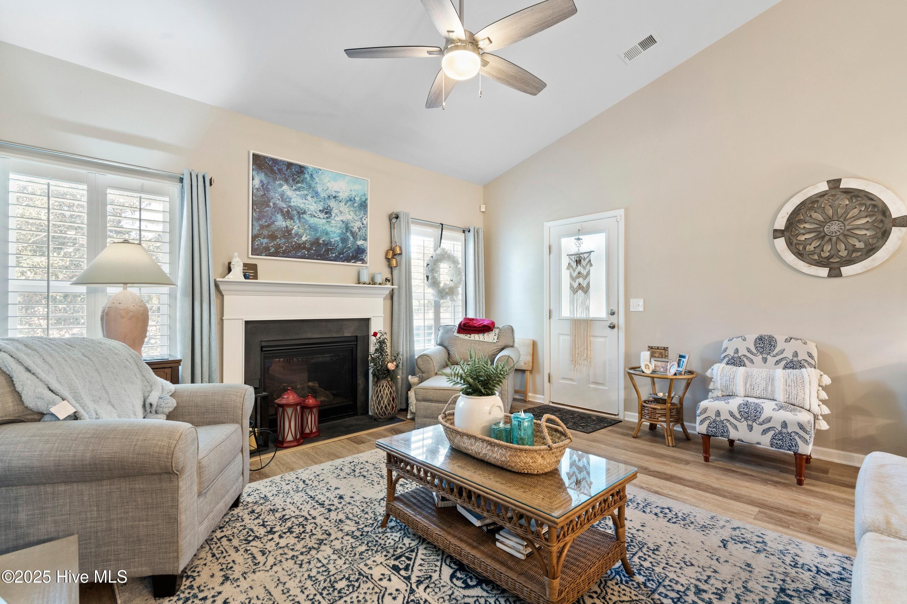 100537197 | Photo 19