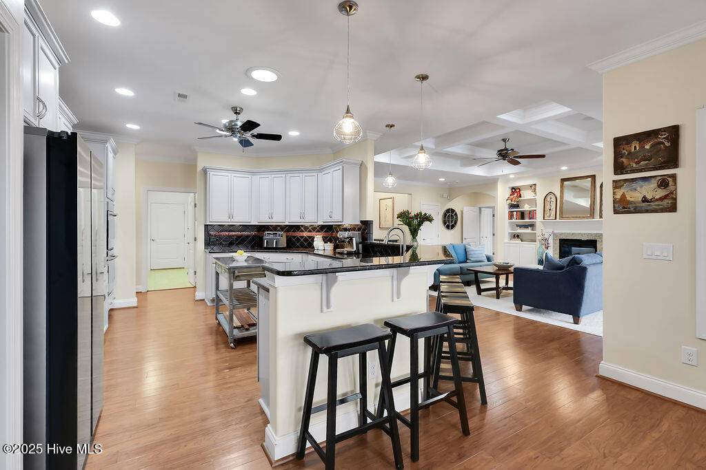 100544404 | Photo 15