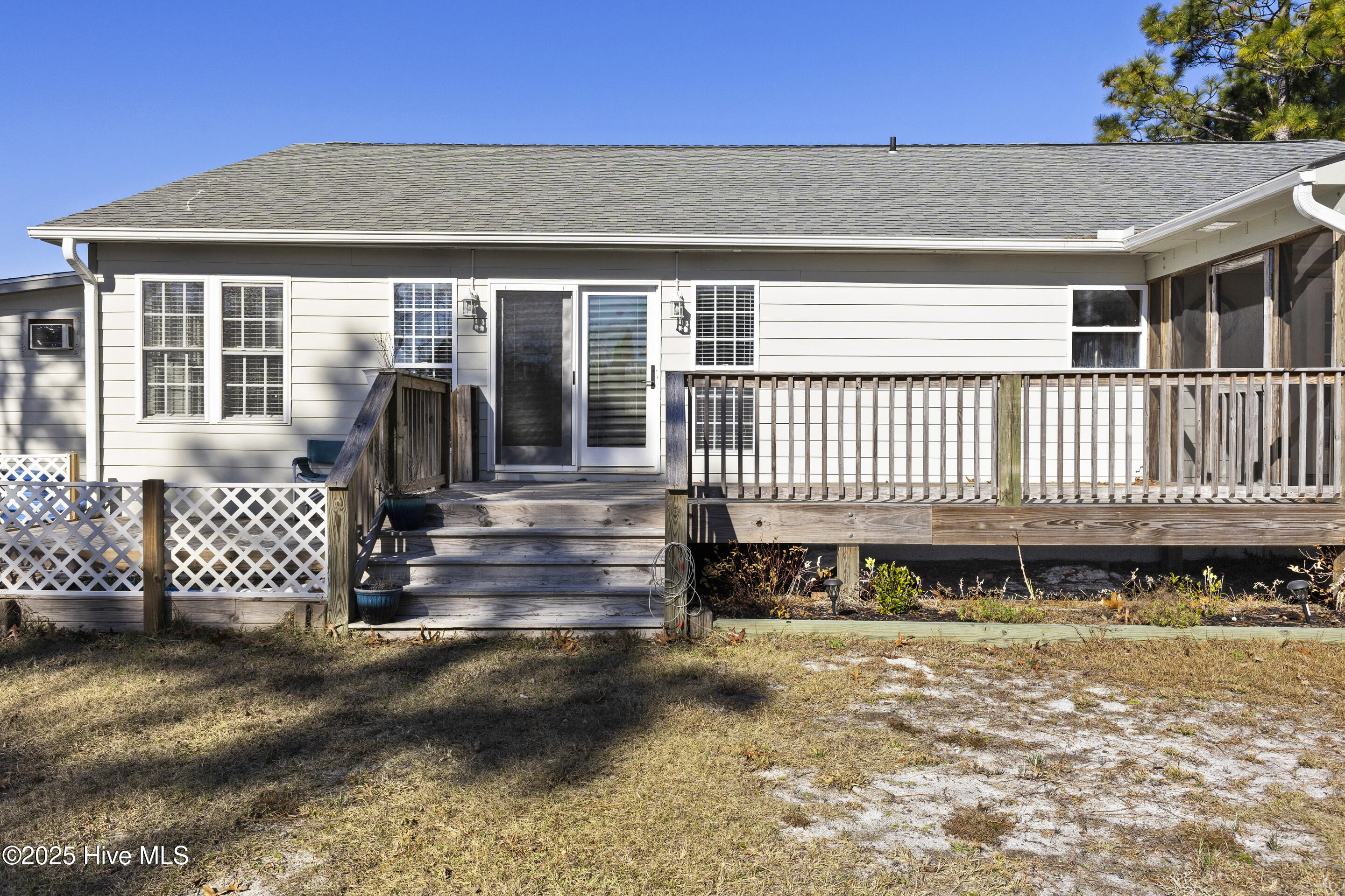 100484039 | Photo 36