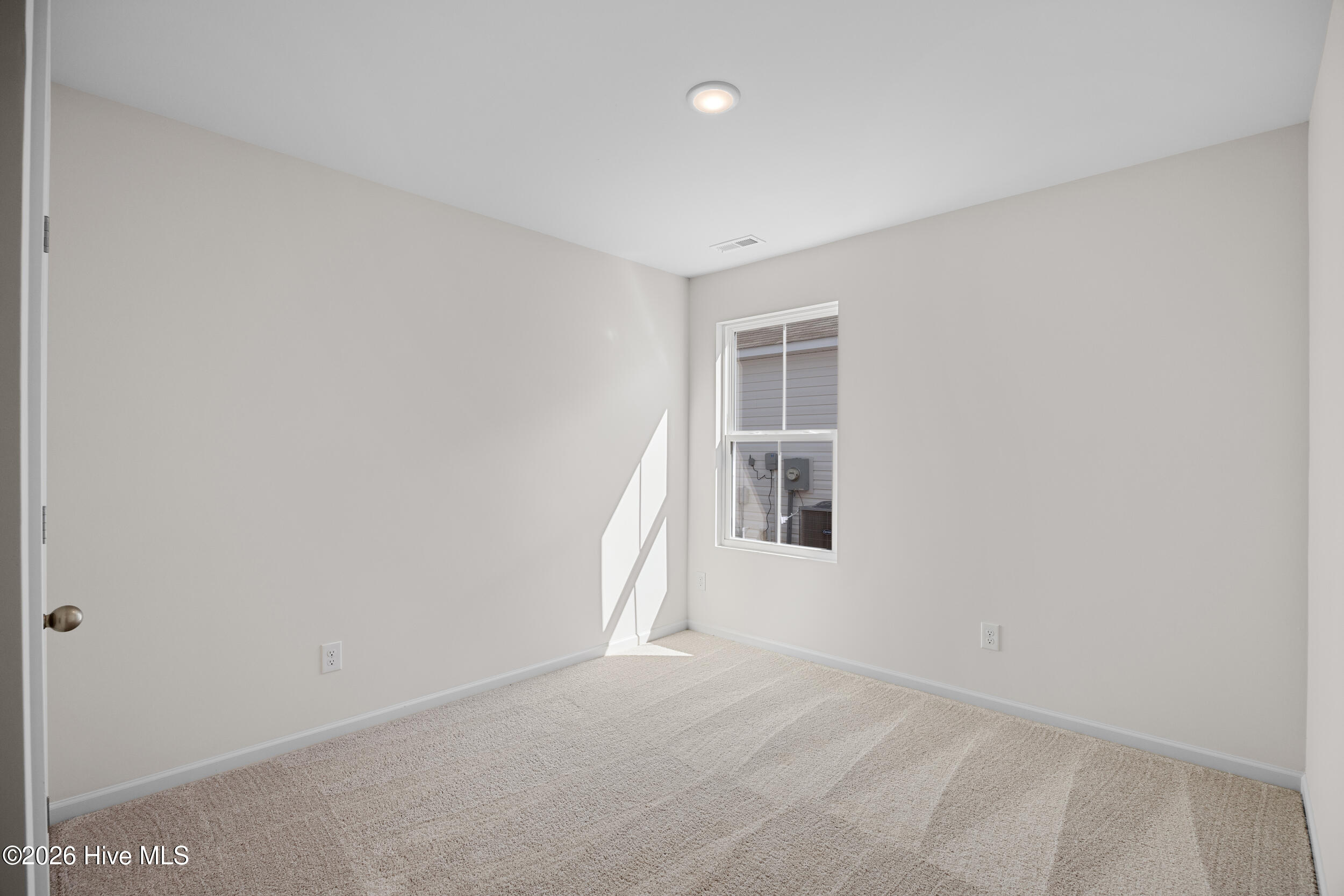 100569640 | Photo 19