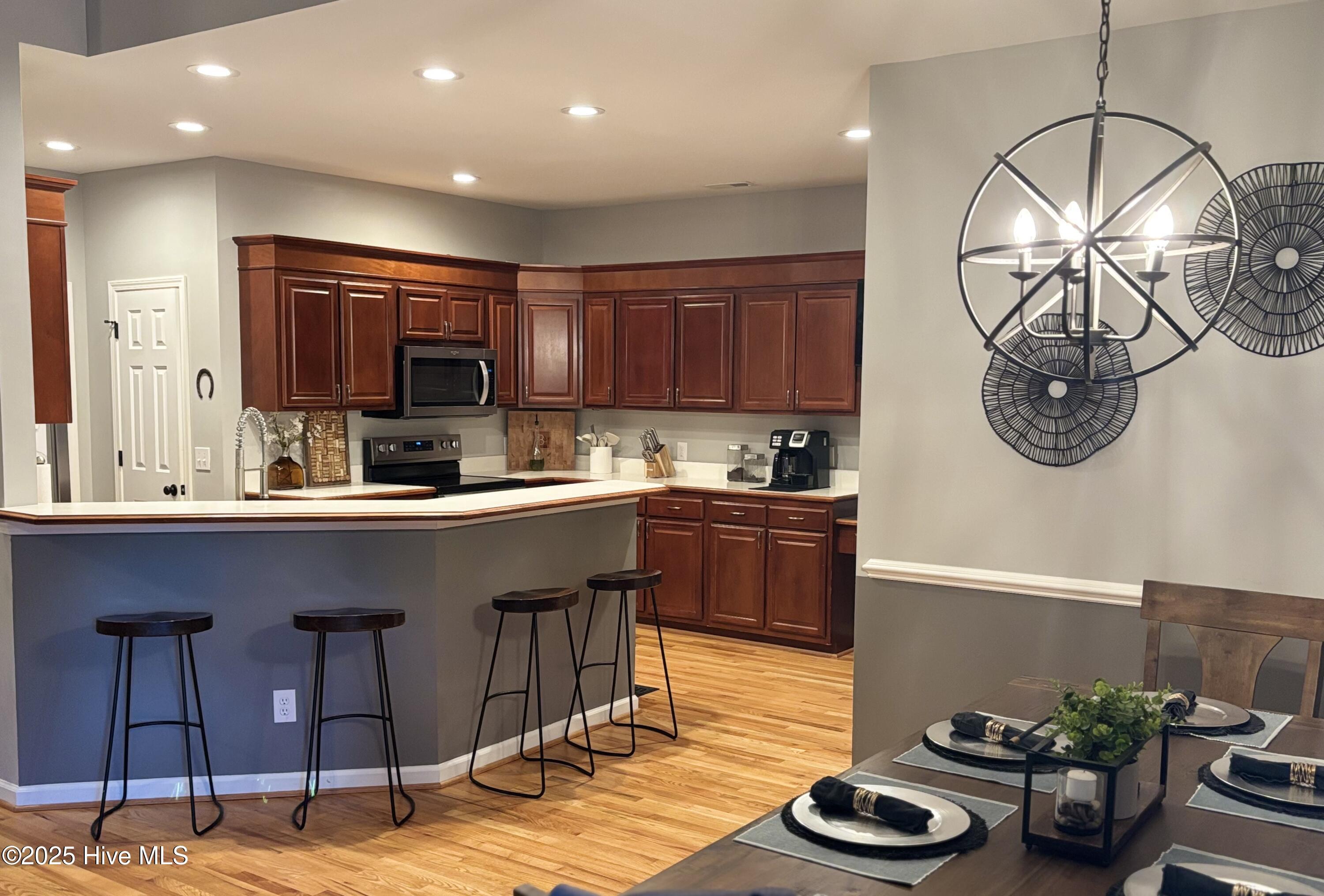 100537191 | Photo 23