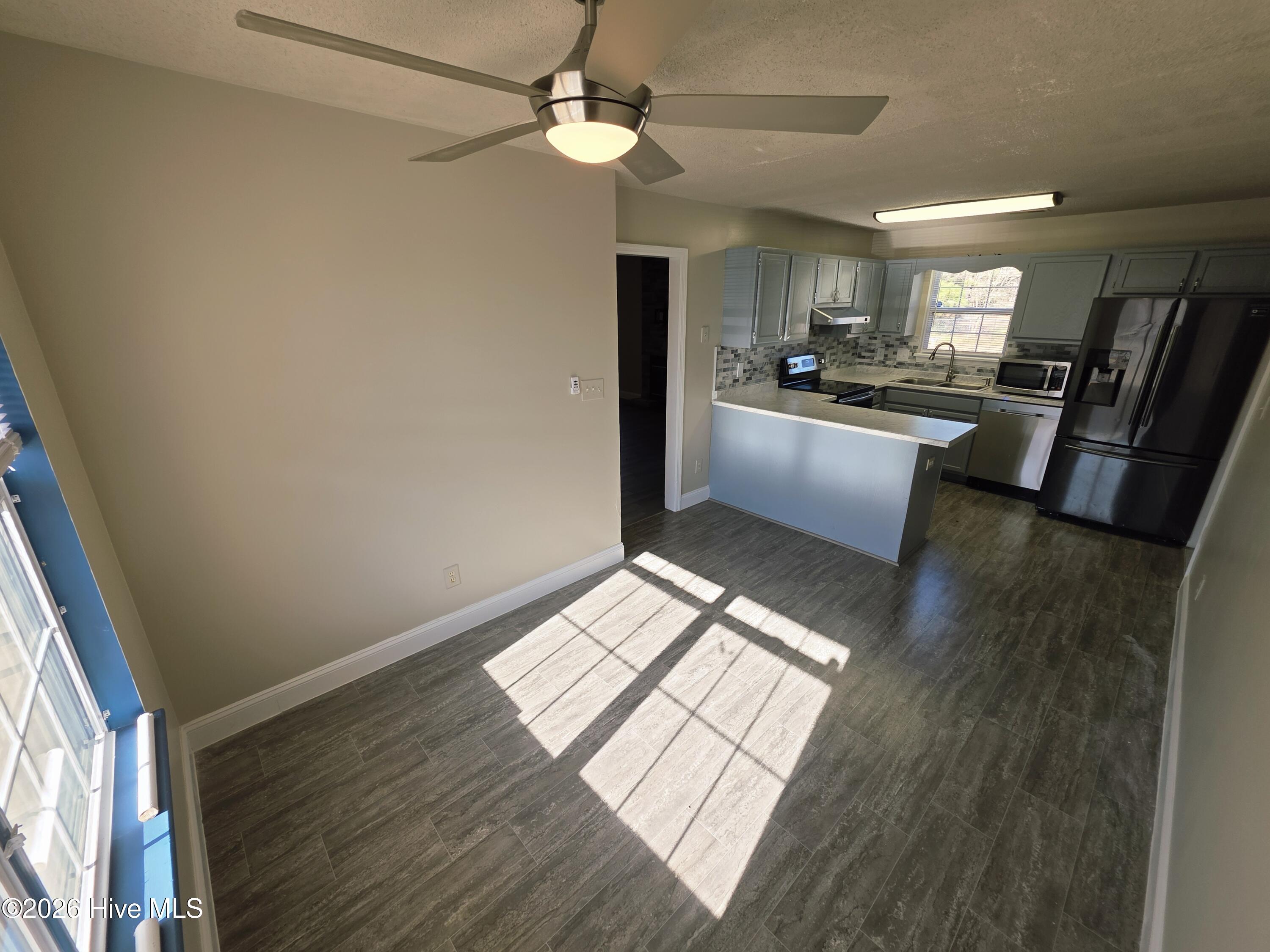 100551263 | Photo 20