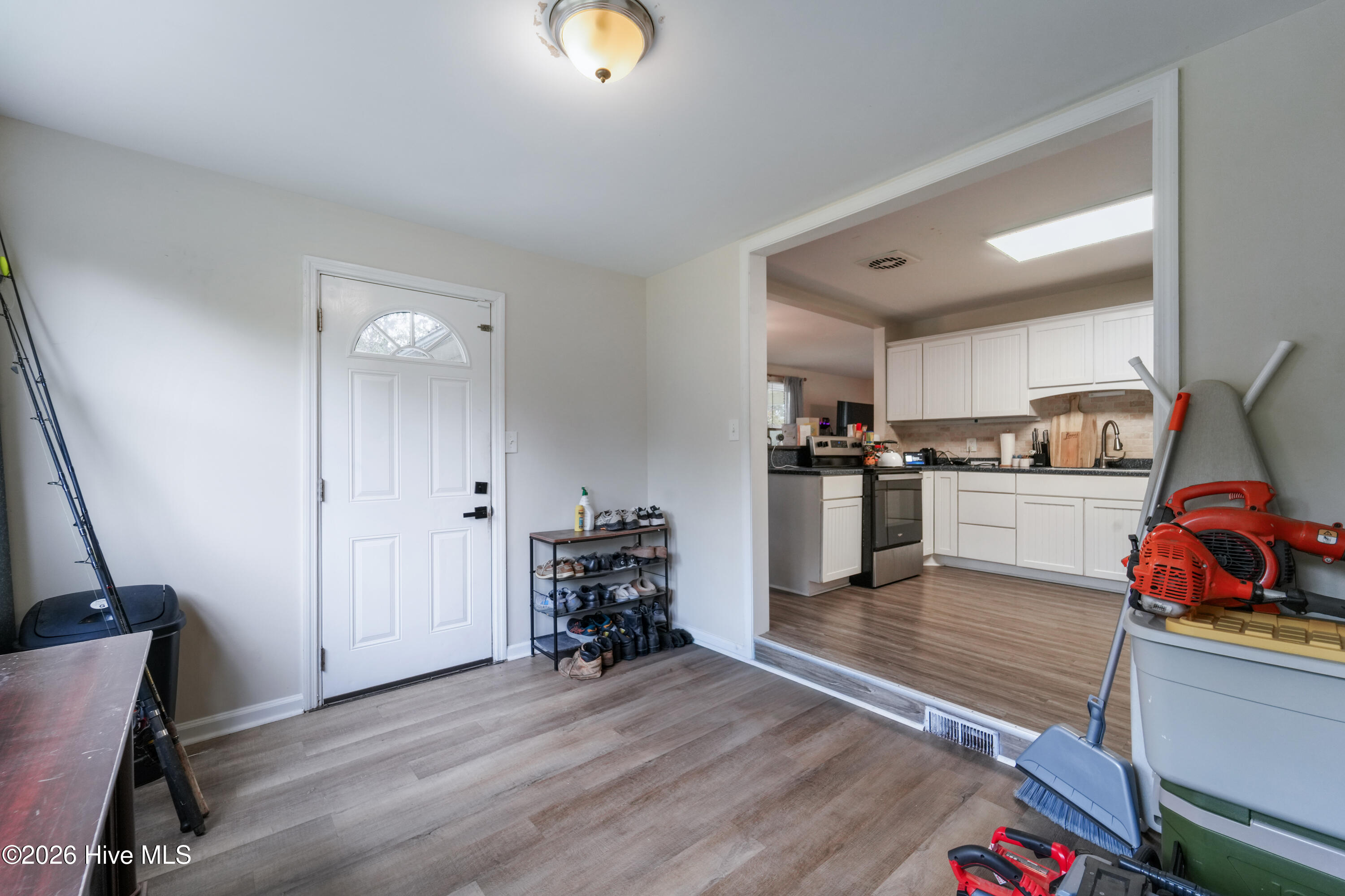 100561958 | Photo 19