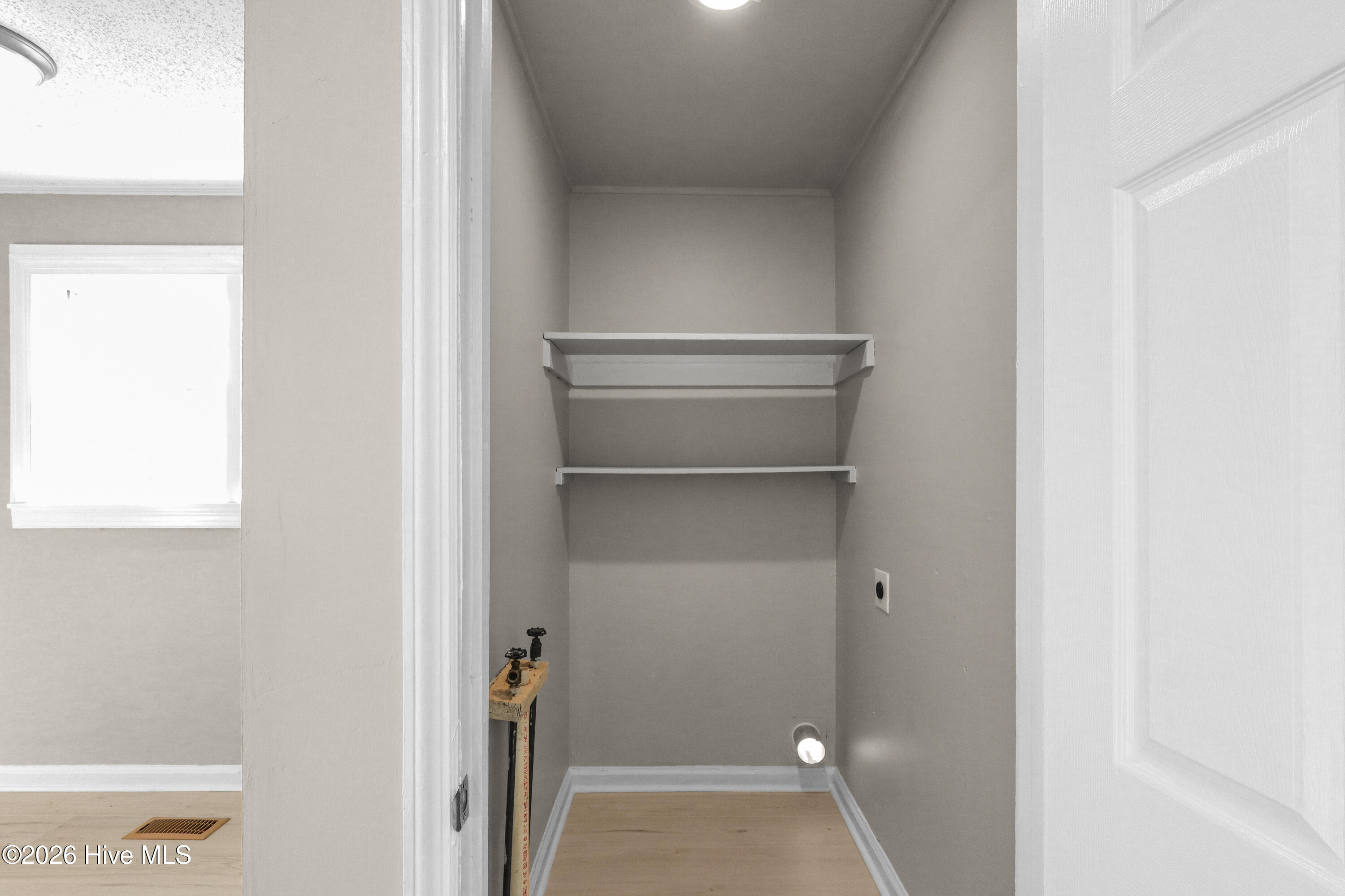 100563835 | Photo 29