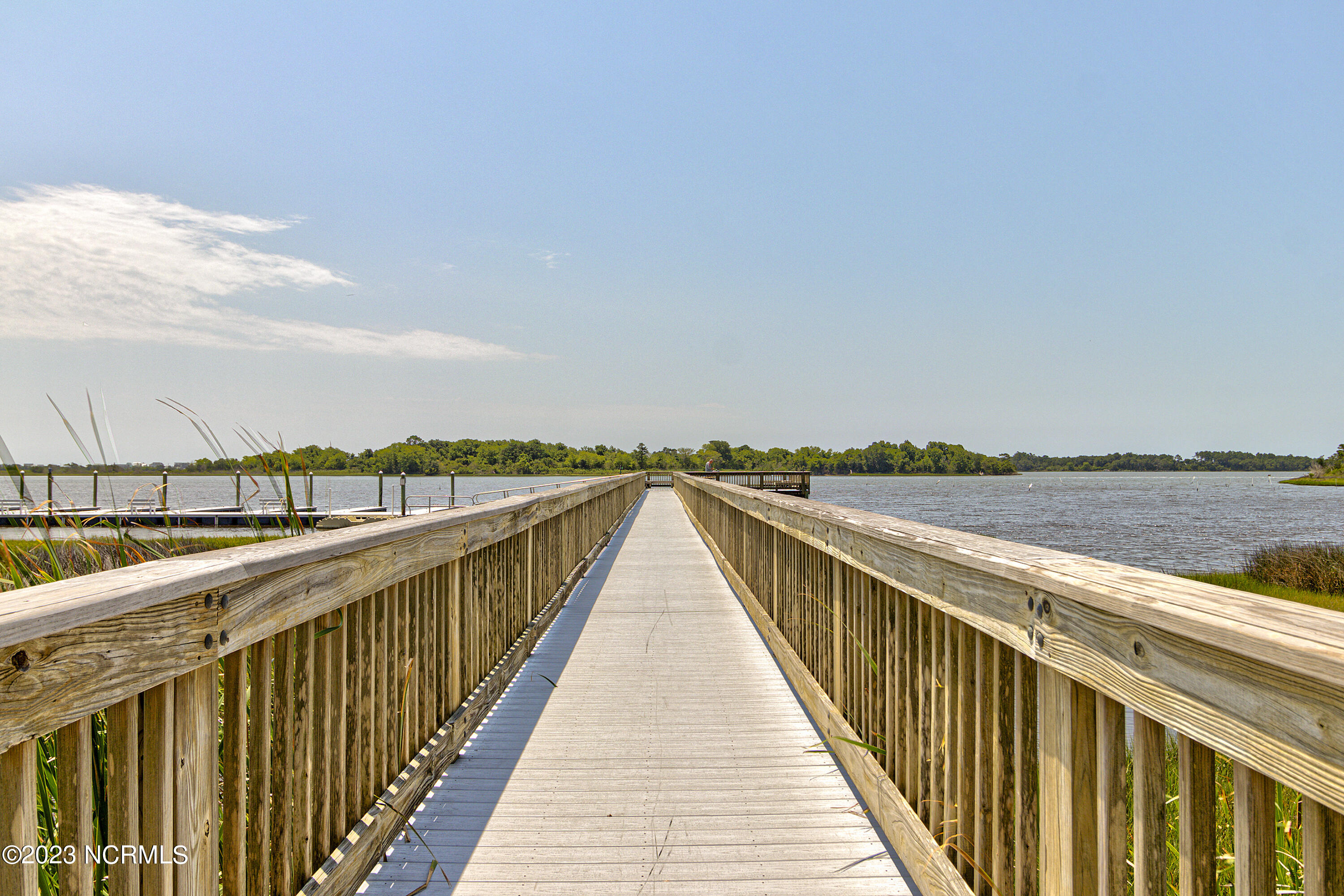 100562014 | Photo 46