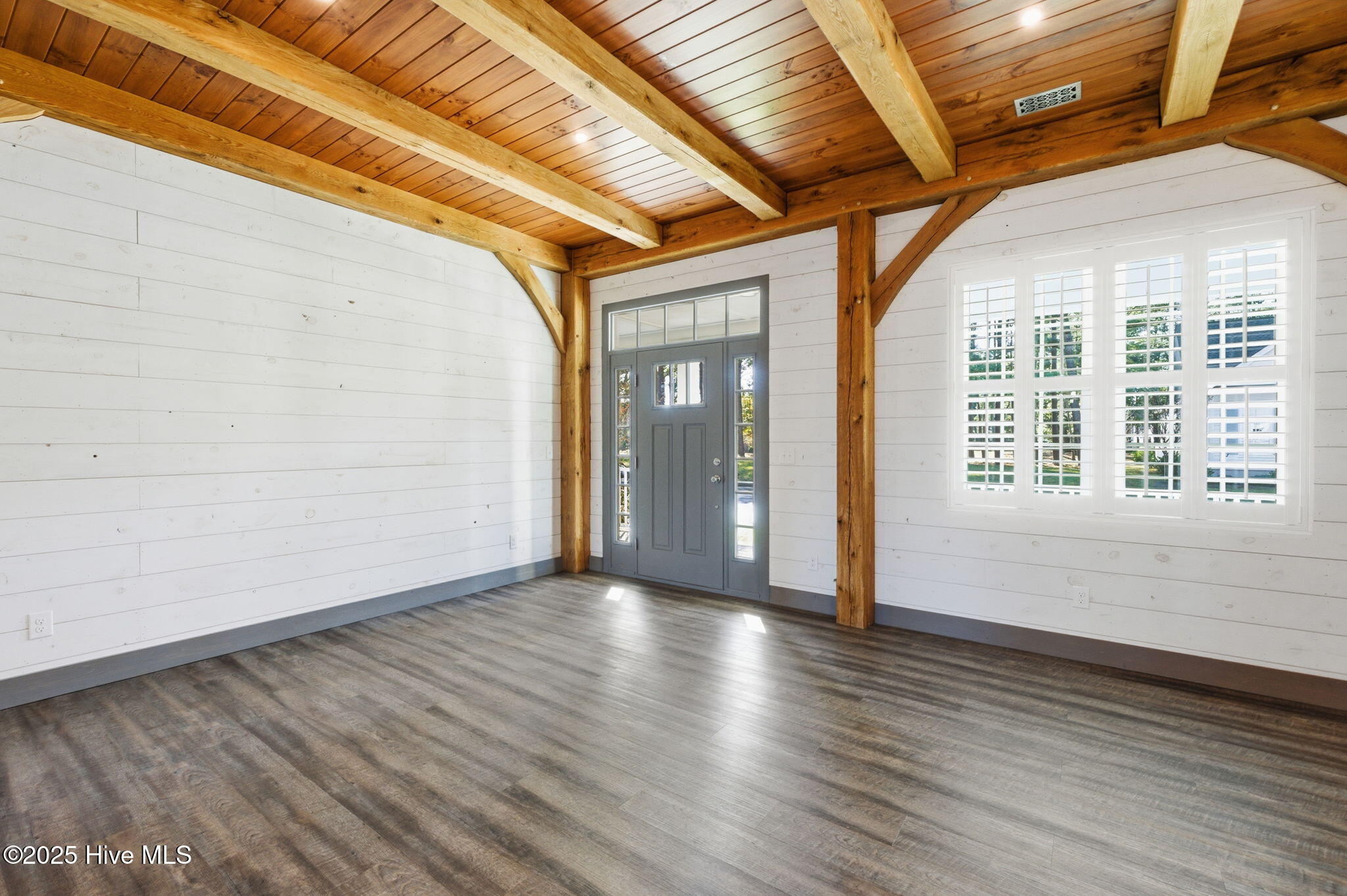 100535585 | Photo 88