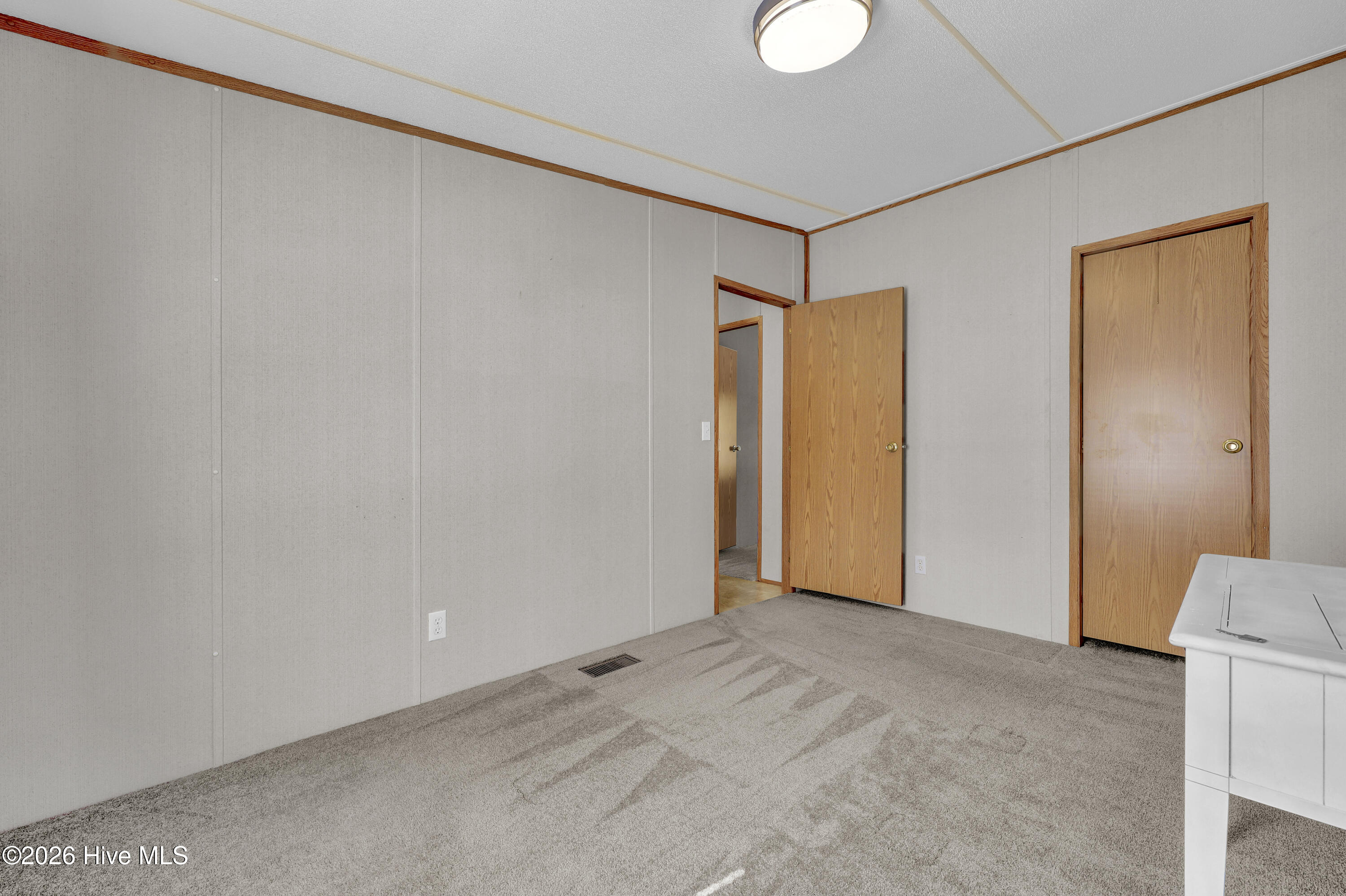 100564318 | Photo 25