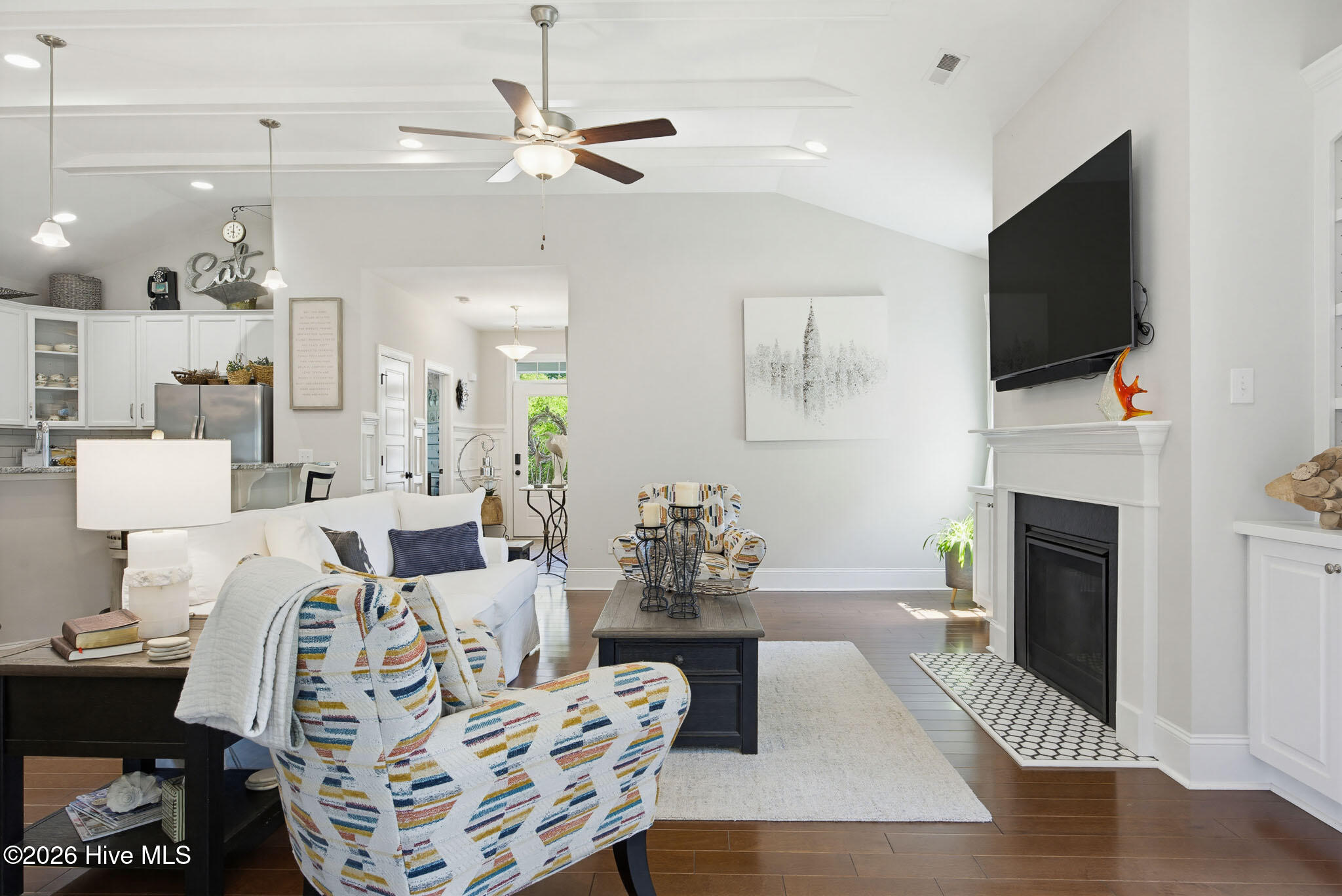 100569599 | Photo 12