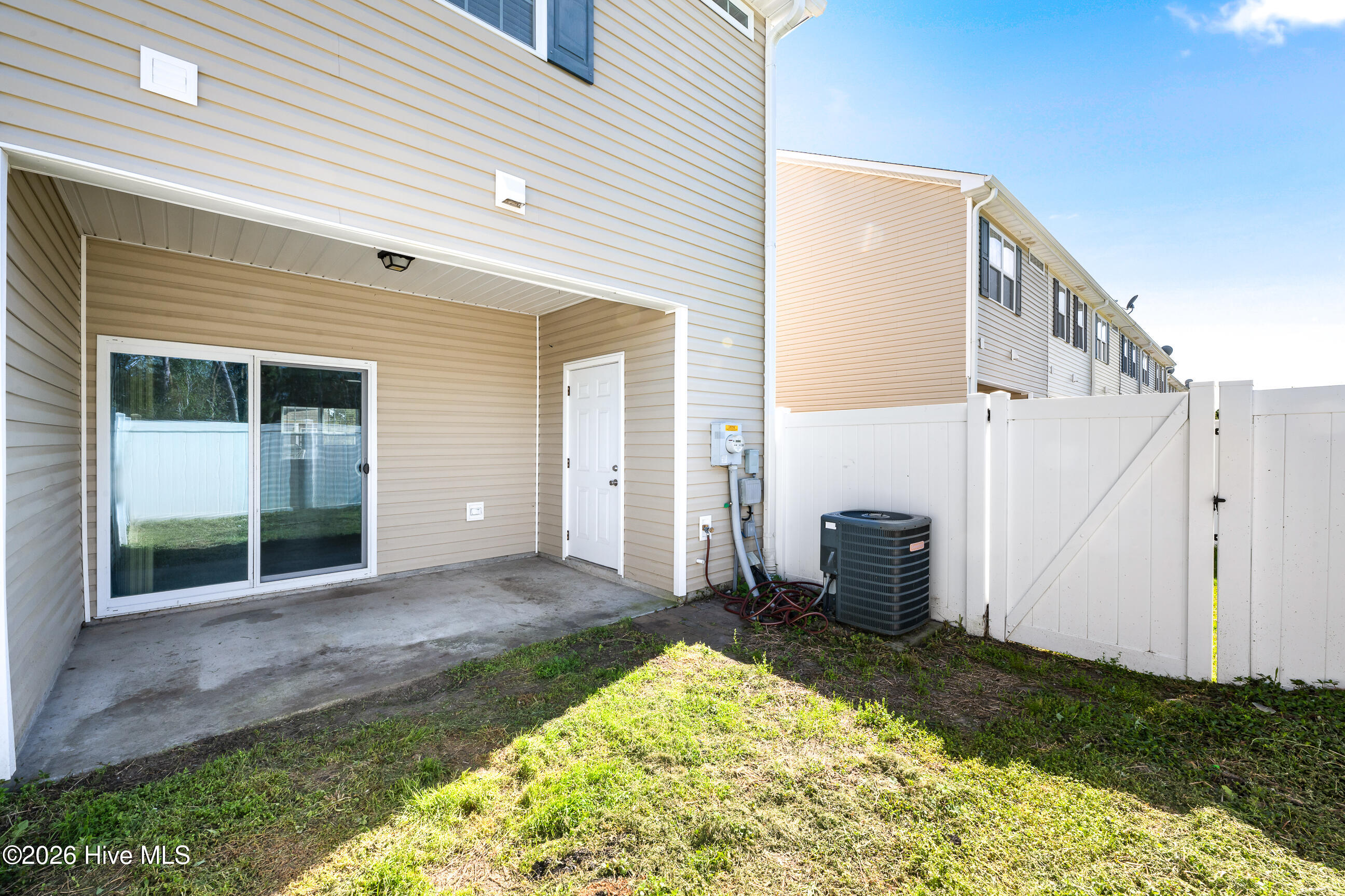 100568364 | Photo 22